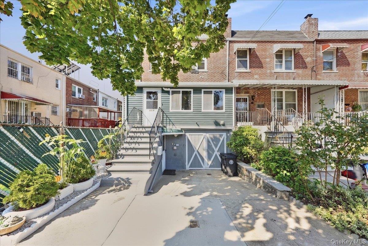3309 Hone Avenue – For Sale photo 3