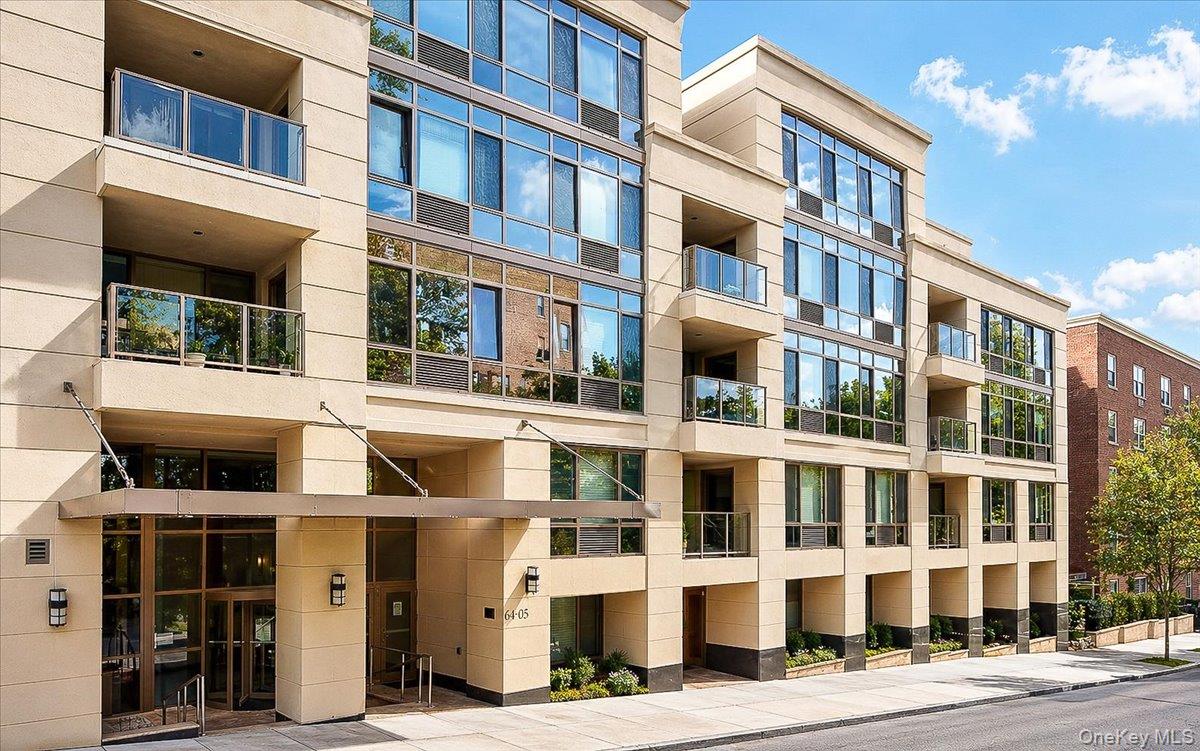 64-05 Yellowstone Boulevard, Unit PH504 photo 2