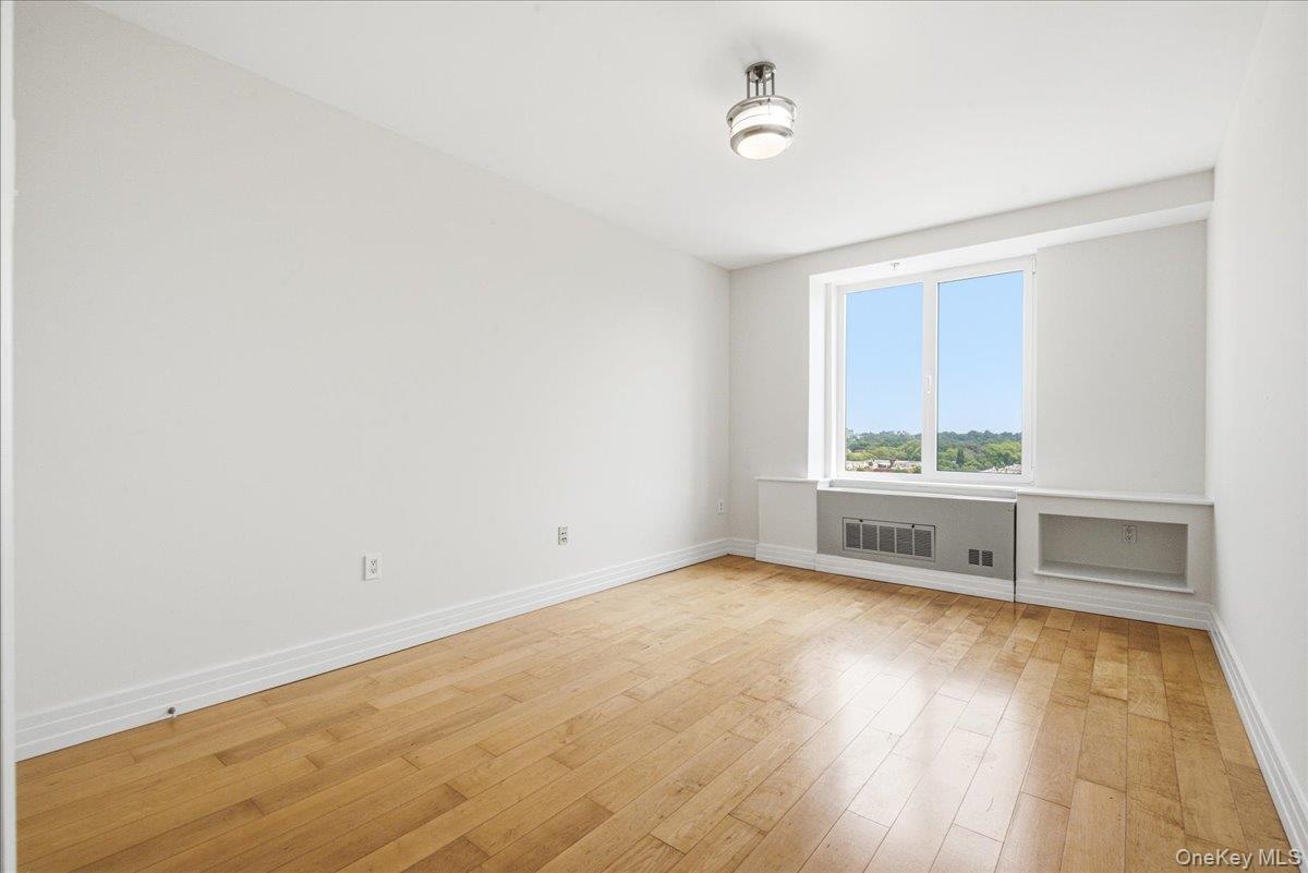 64-05 Yellowstone Boulevard, Unit PH504 photo 17
