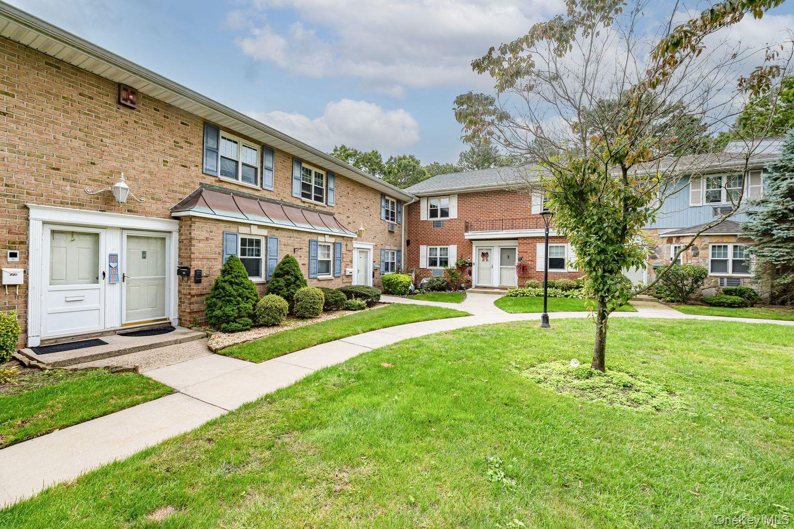 14 Glen Hollow Drive, Unit E37 photo 2