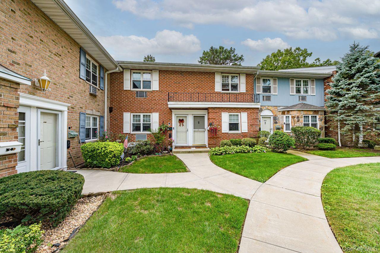 14 Glen Hollow Drive, Unit E37