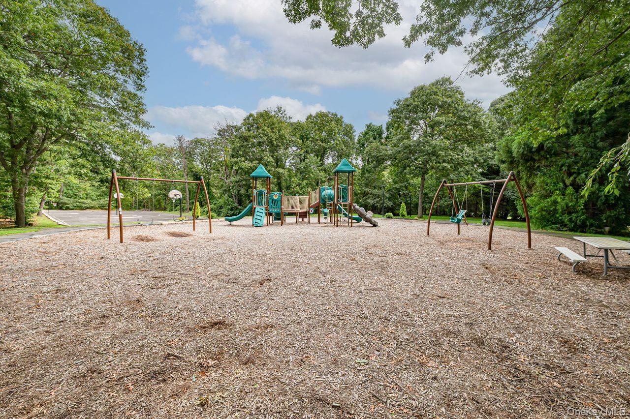 14 Glen Hollow Drive, Unit E37 photo 18