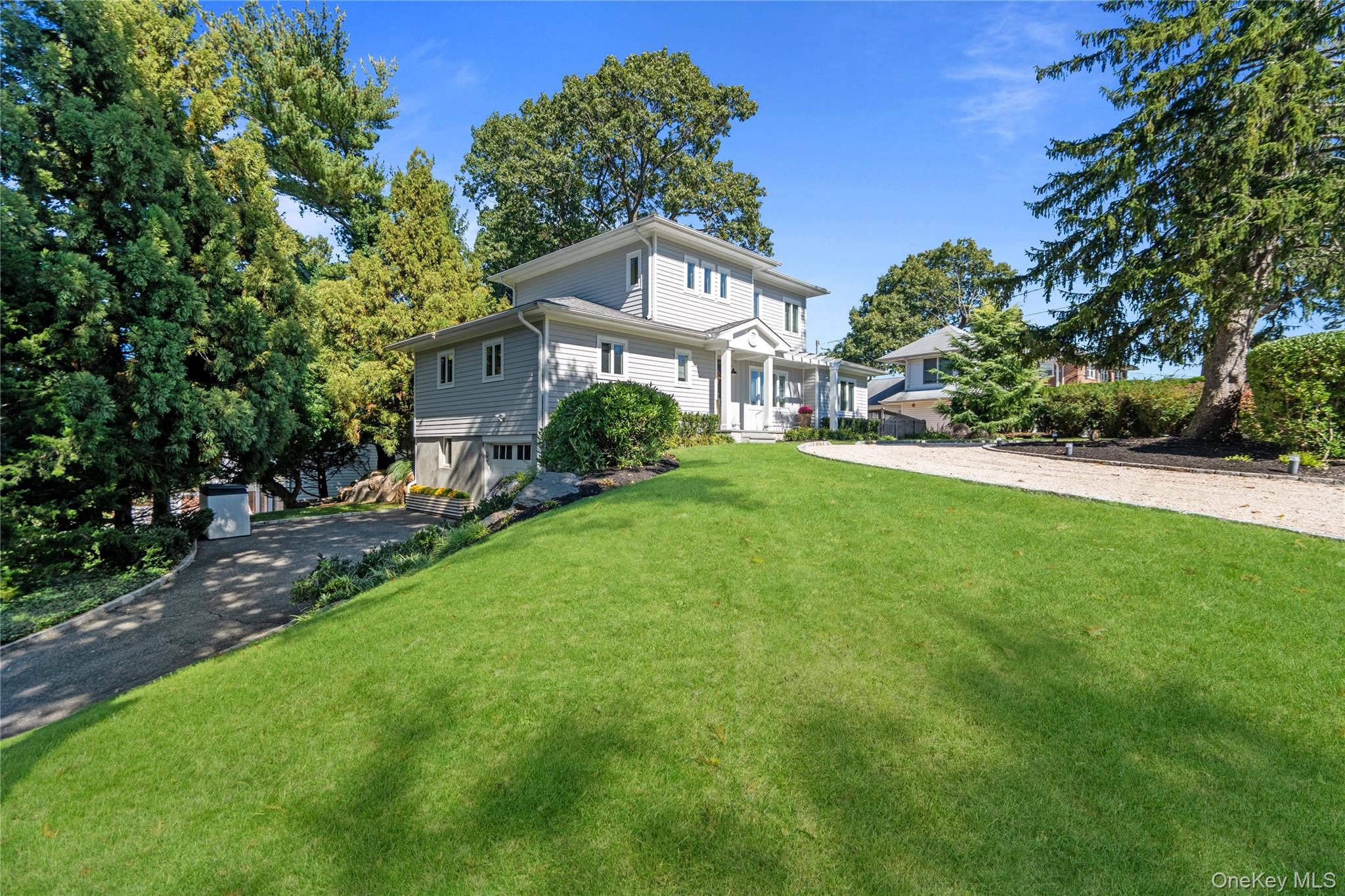 646 The Concourse – For Sale