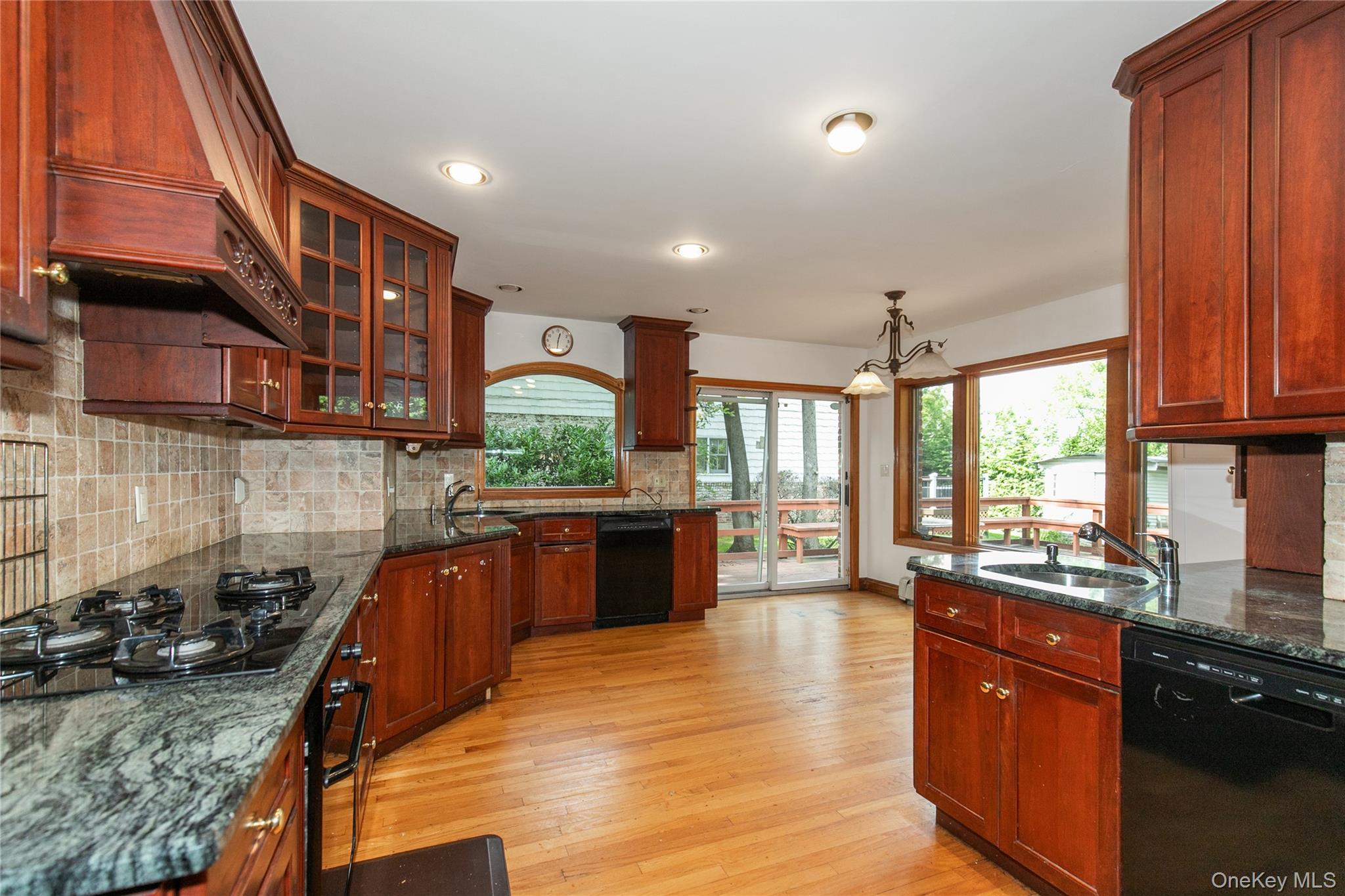 85 Oxford Boulevard – For Sale photo 9