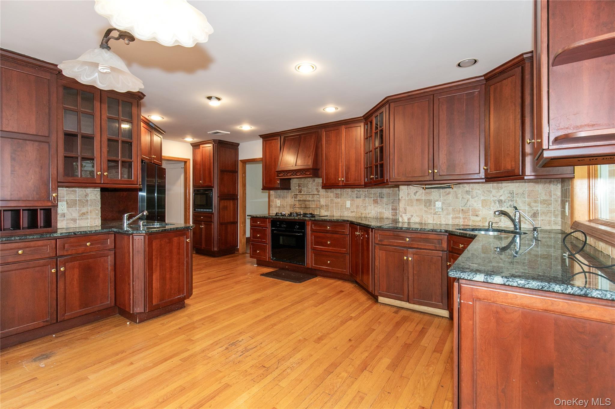 85 Oxford Boulevard – For Sale photo 7
