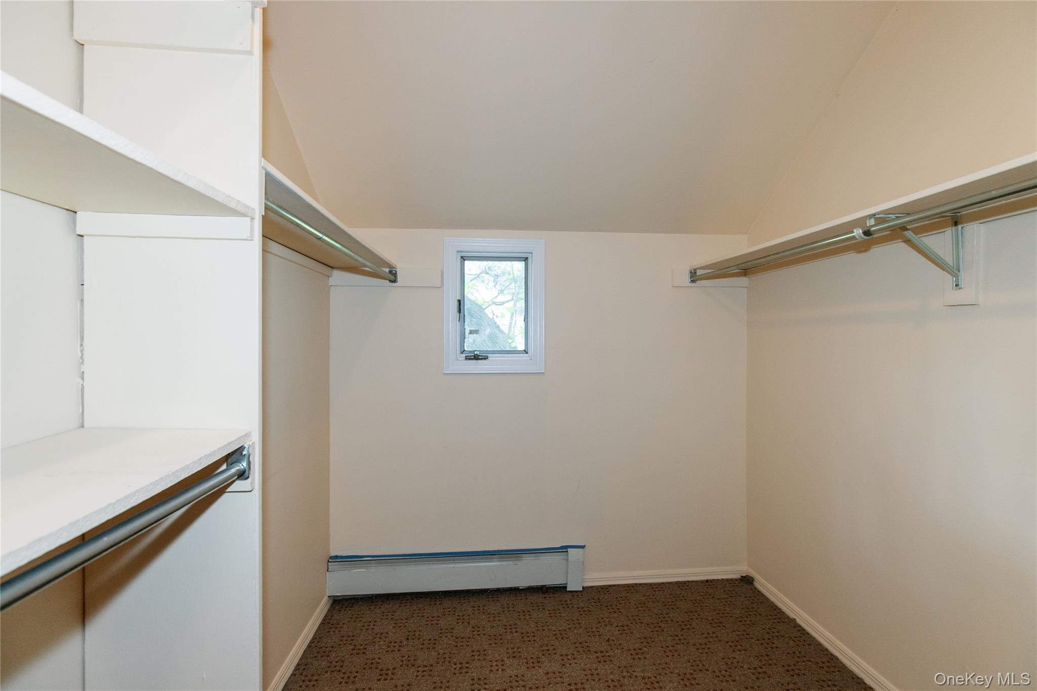85 Oxford Boulevard – For Sale photo 17