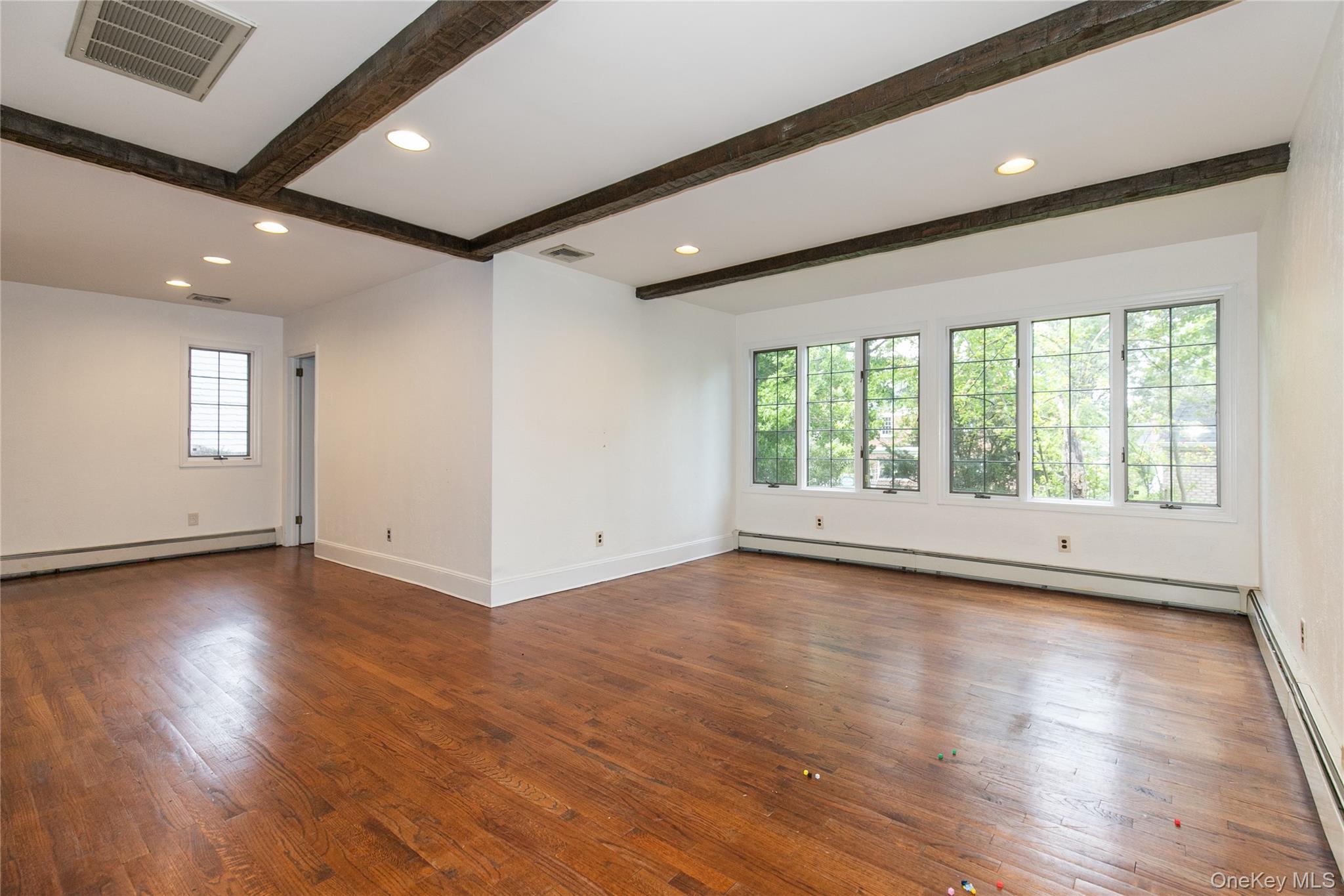 85 Oxford Boulevard – For Sale photo 11
