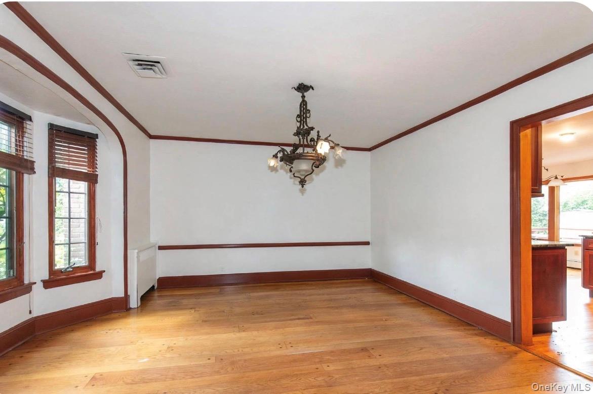 85 Oxford Boulevard – For Sale photo 6