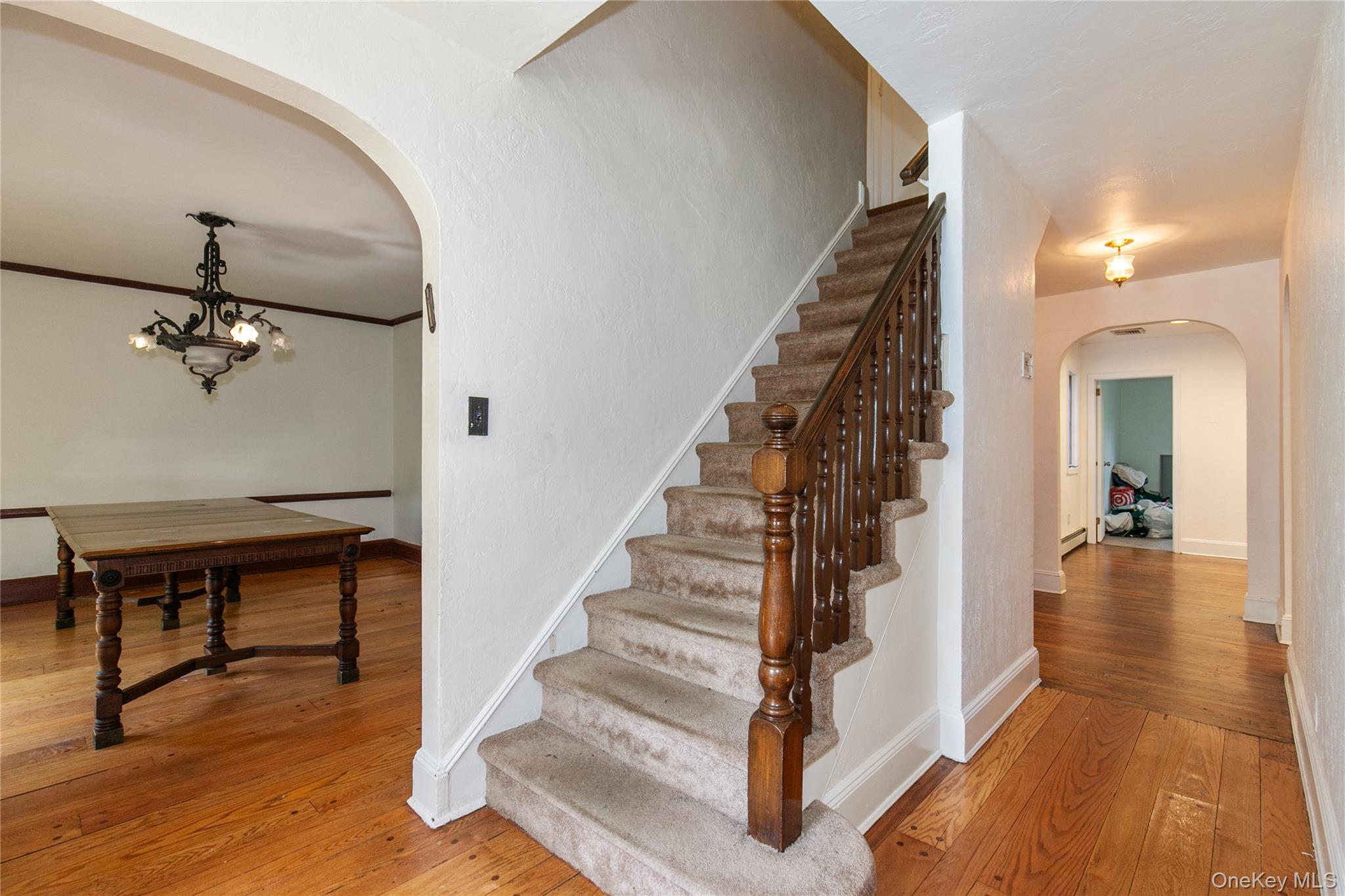 85 Oxford Boulevard – For Sale photo 2