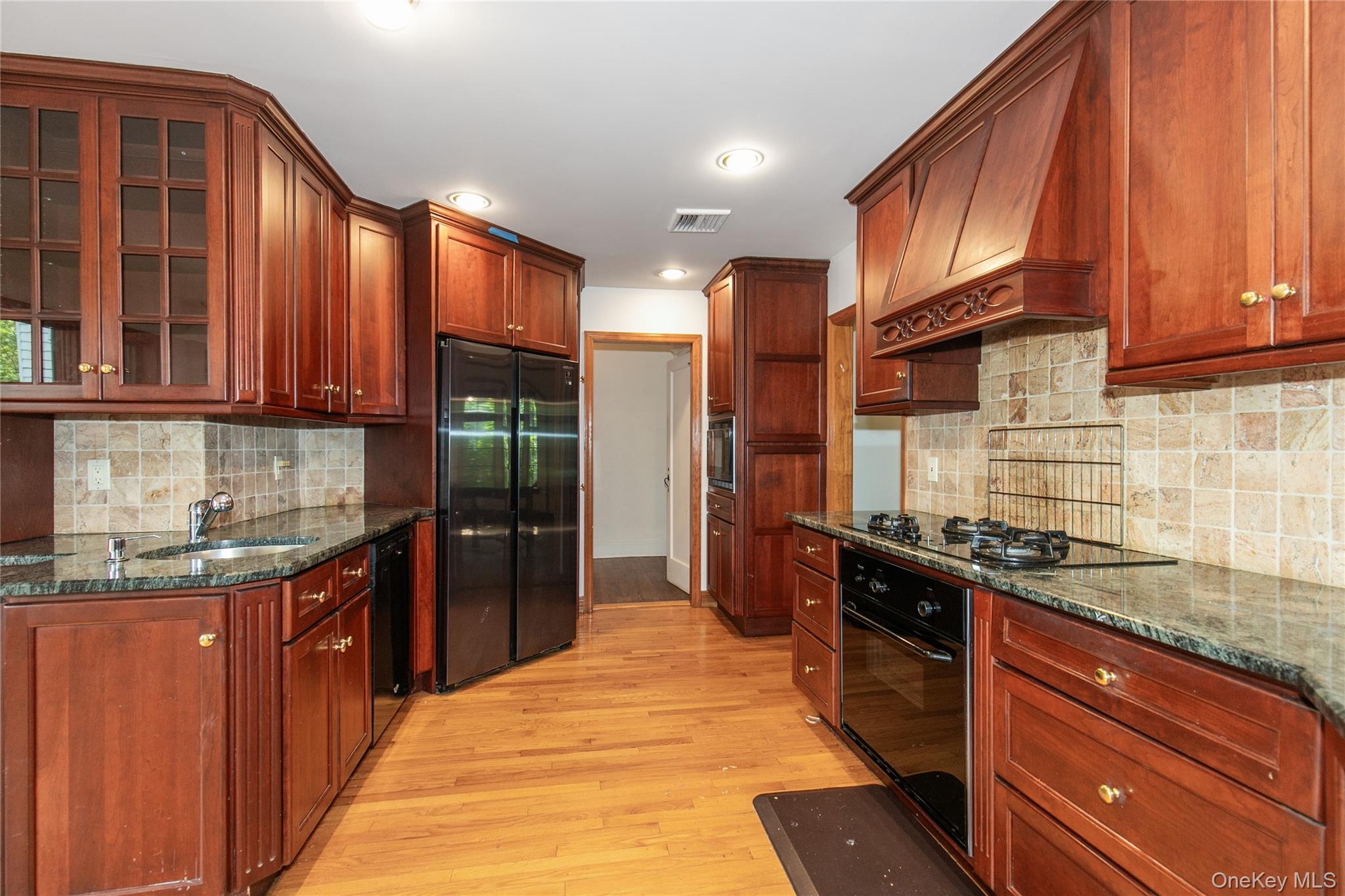 85 Oxford Boulevard – For Sale photo 8