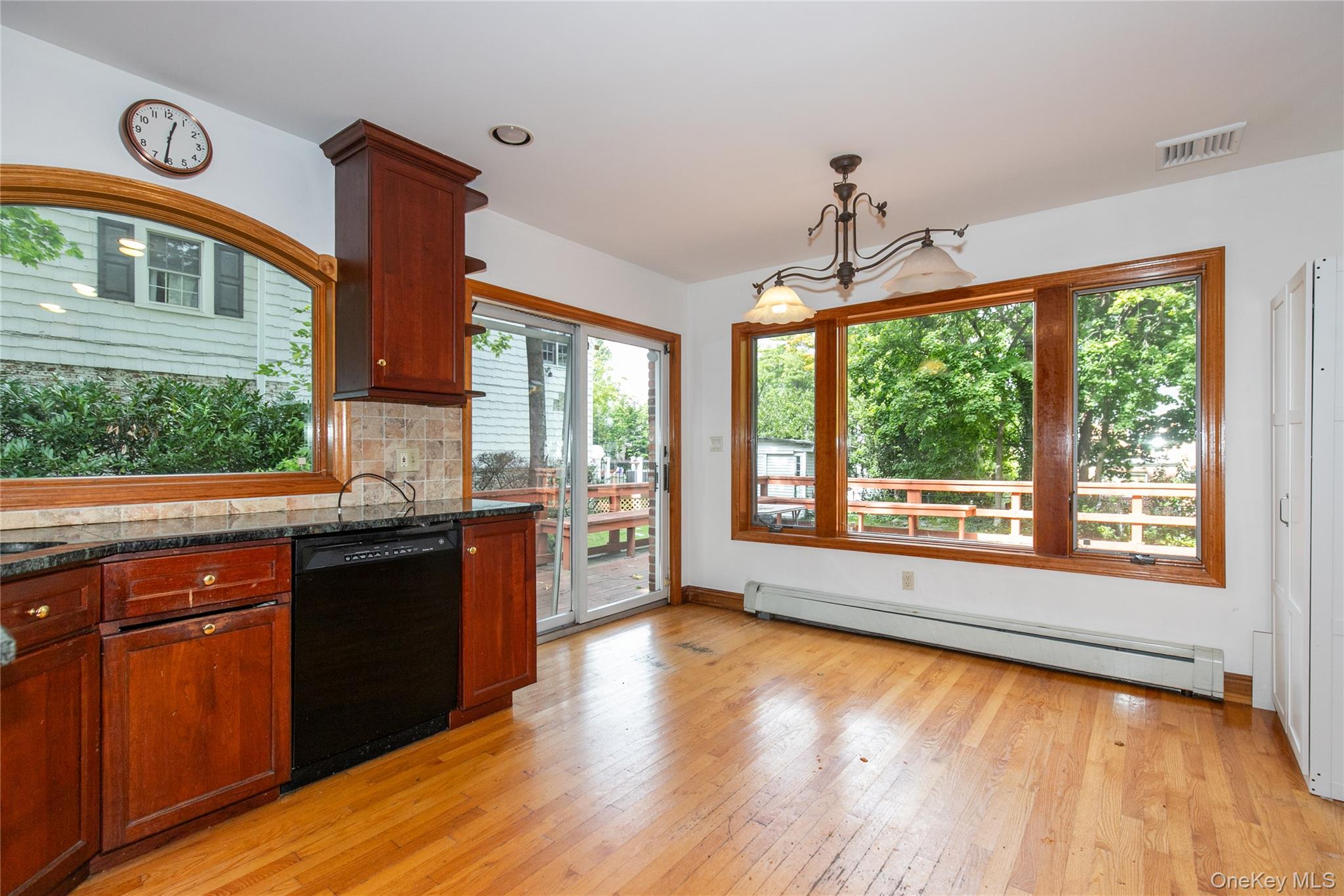 85 Oxford Boulevard – For Sale photo 10