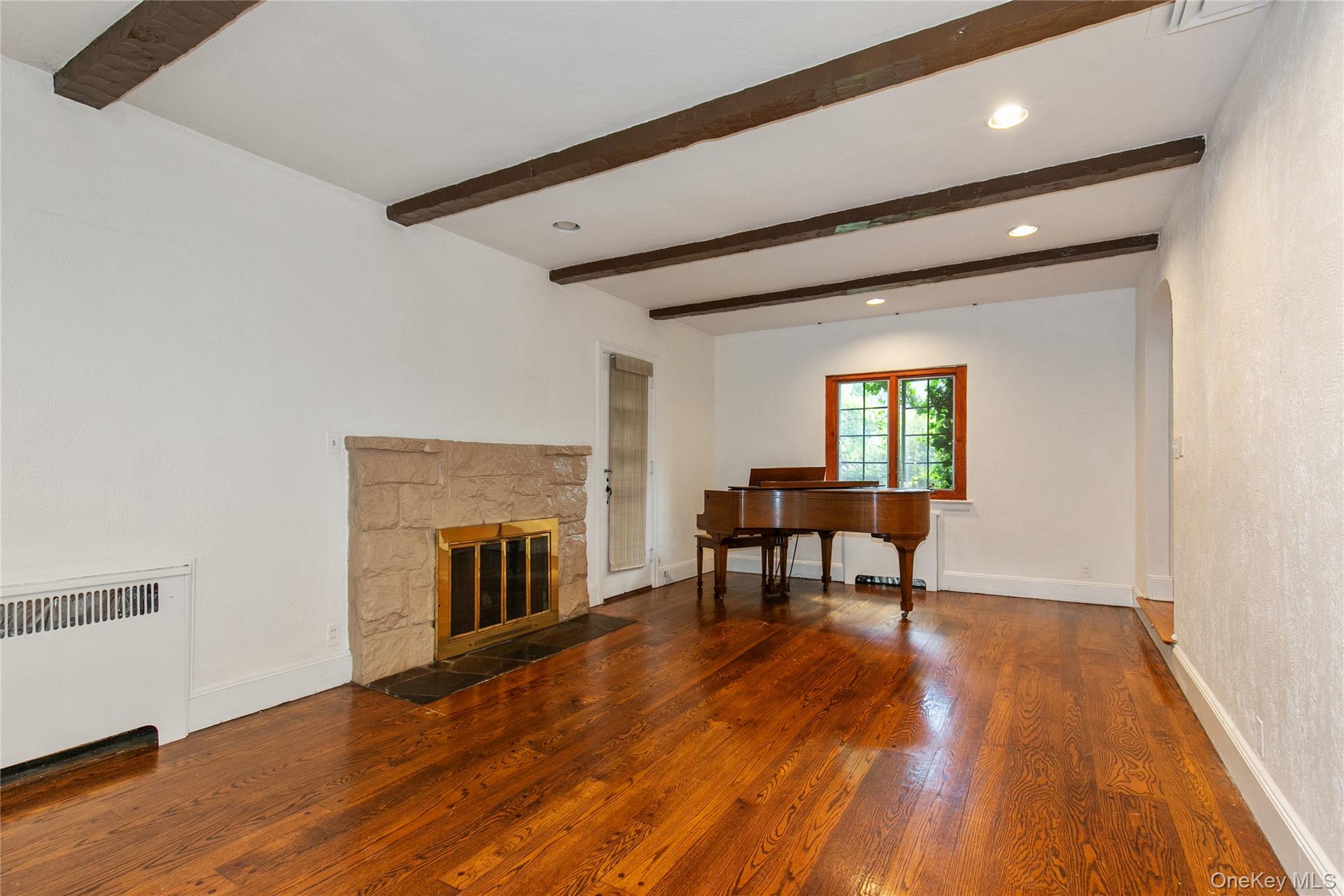 85 Oxford Boulevard – For Sale photo 4