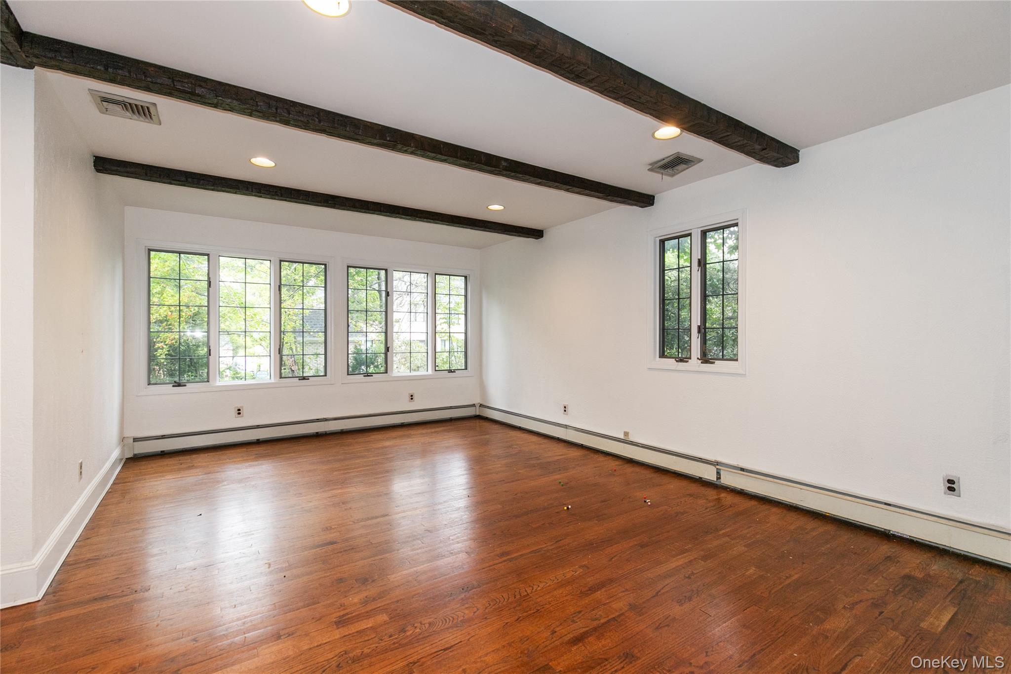 85 Oxford Boulevard – For Sale photo 12