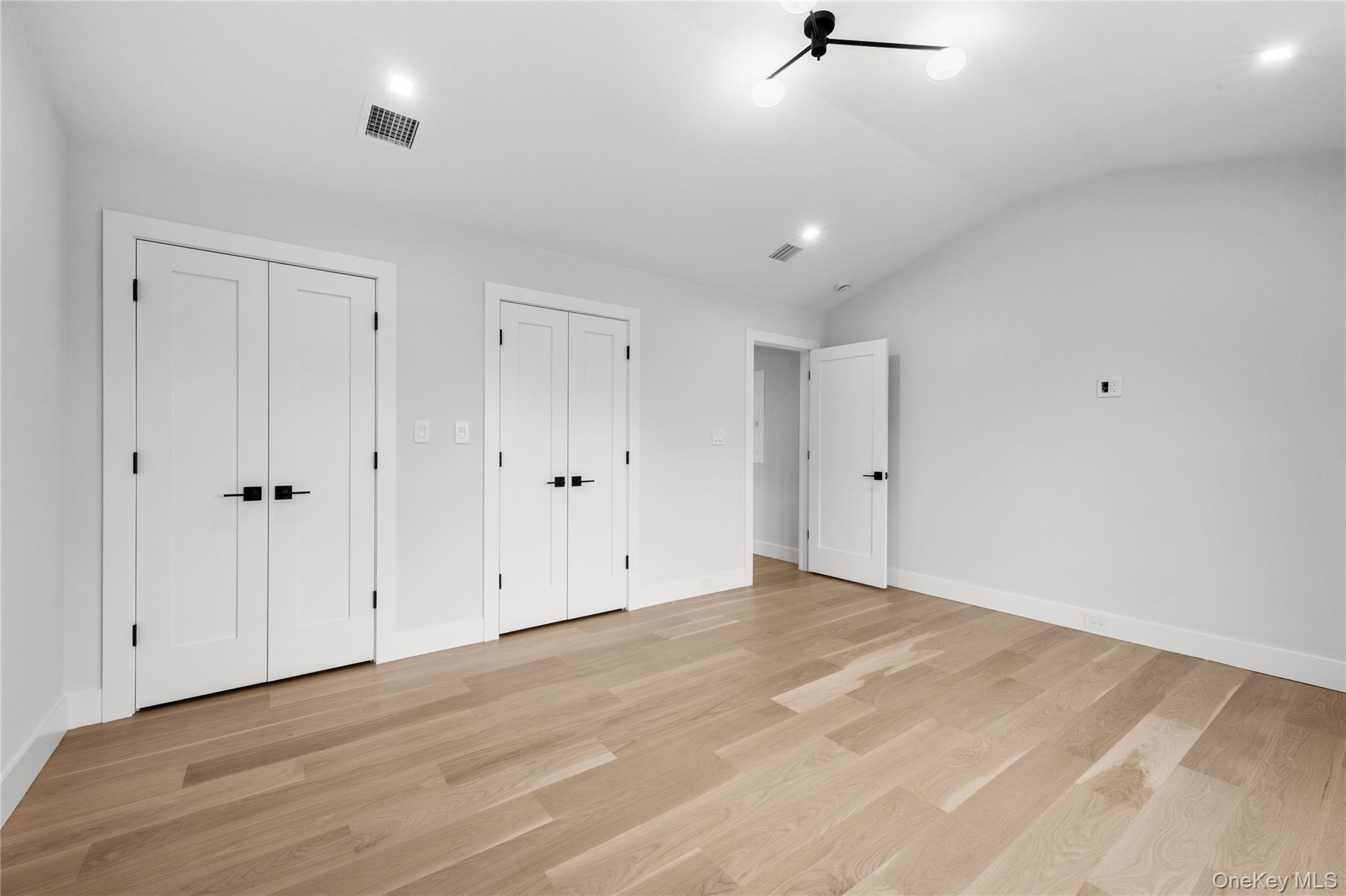746 Blackstone Avenue – For Sale photo 39
