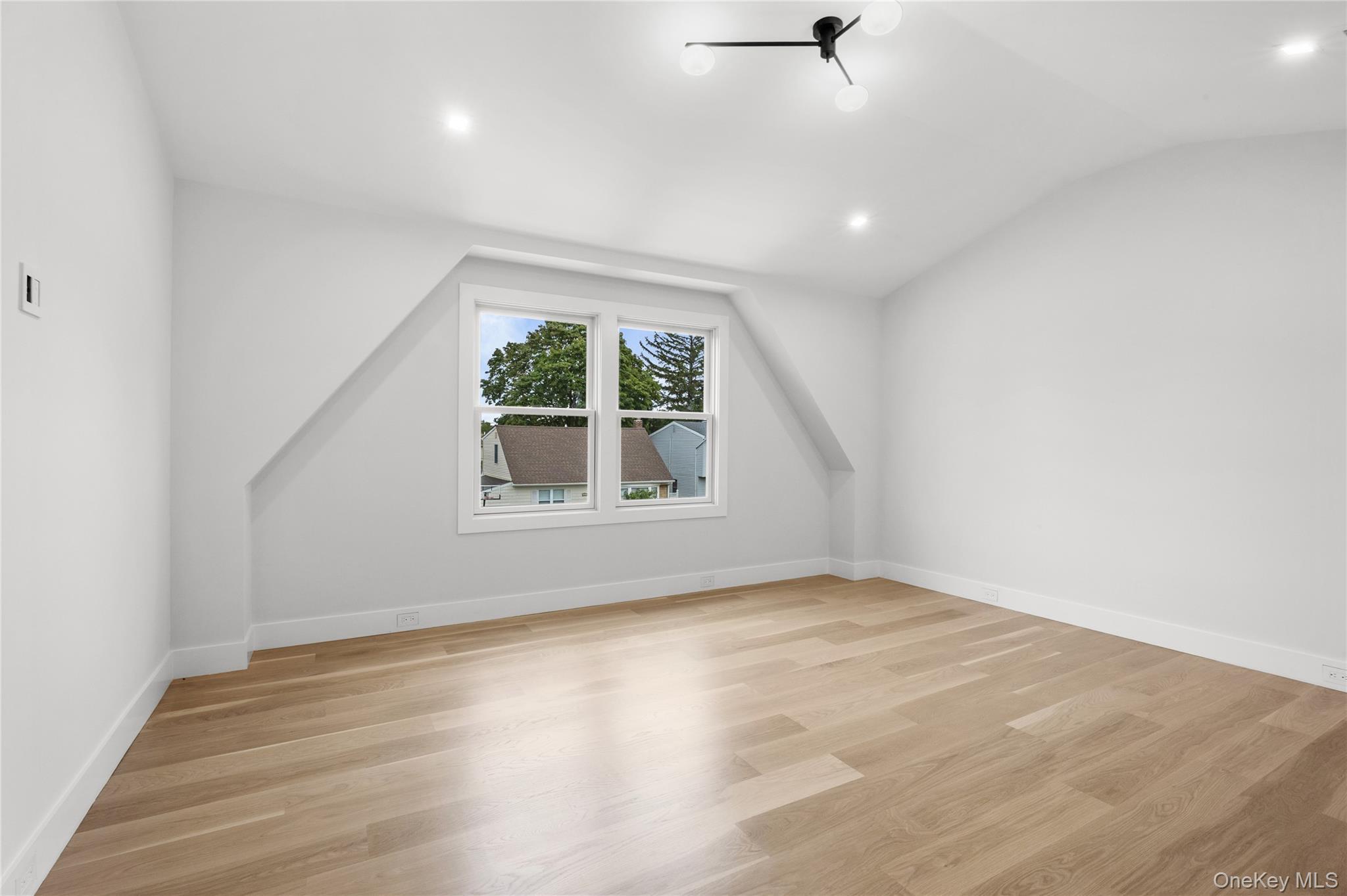 746 Blackstone Avenue – For Sale photo 38