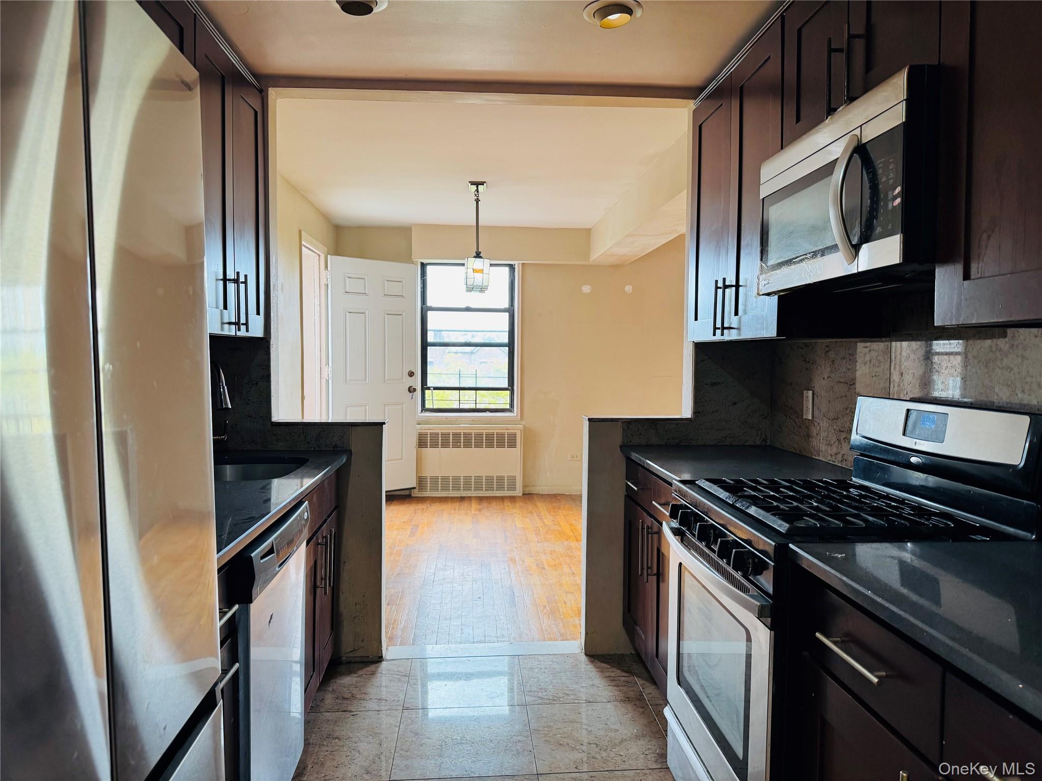 138-15 Franklin Avenue, Unit 629 photo 6