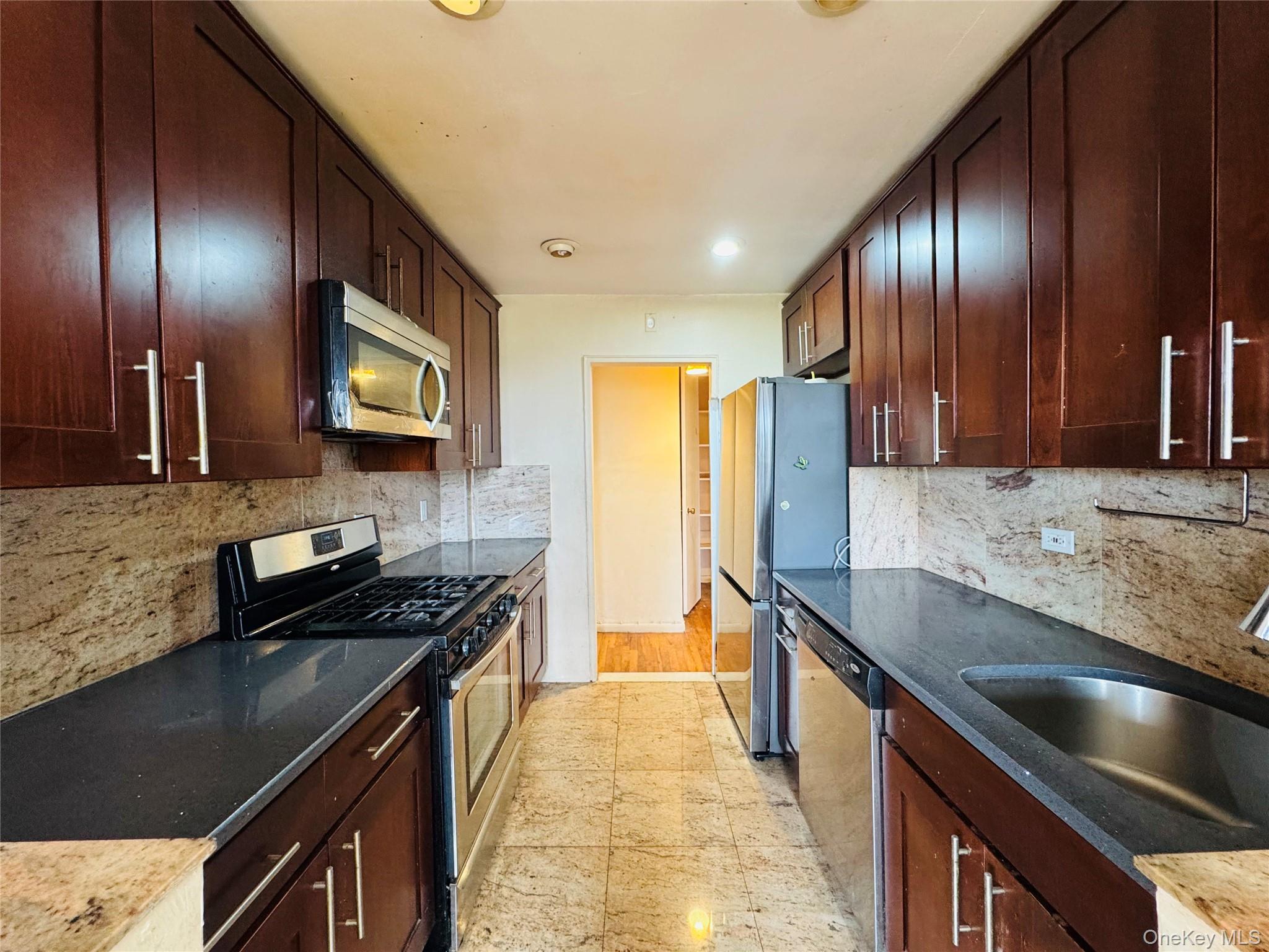 138-15 Franklin Avenue, Unit 629 photo 8