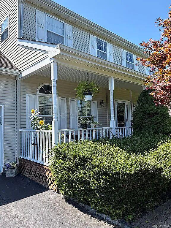 8 Ashford Lane – For Sale photo 3
