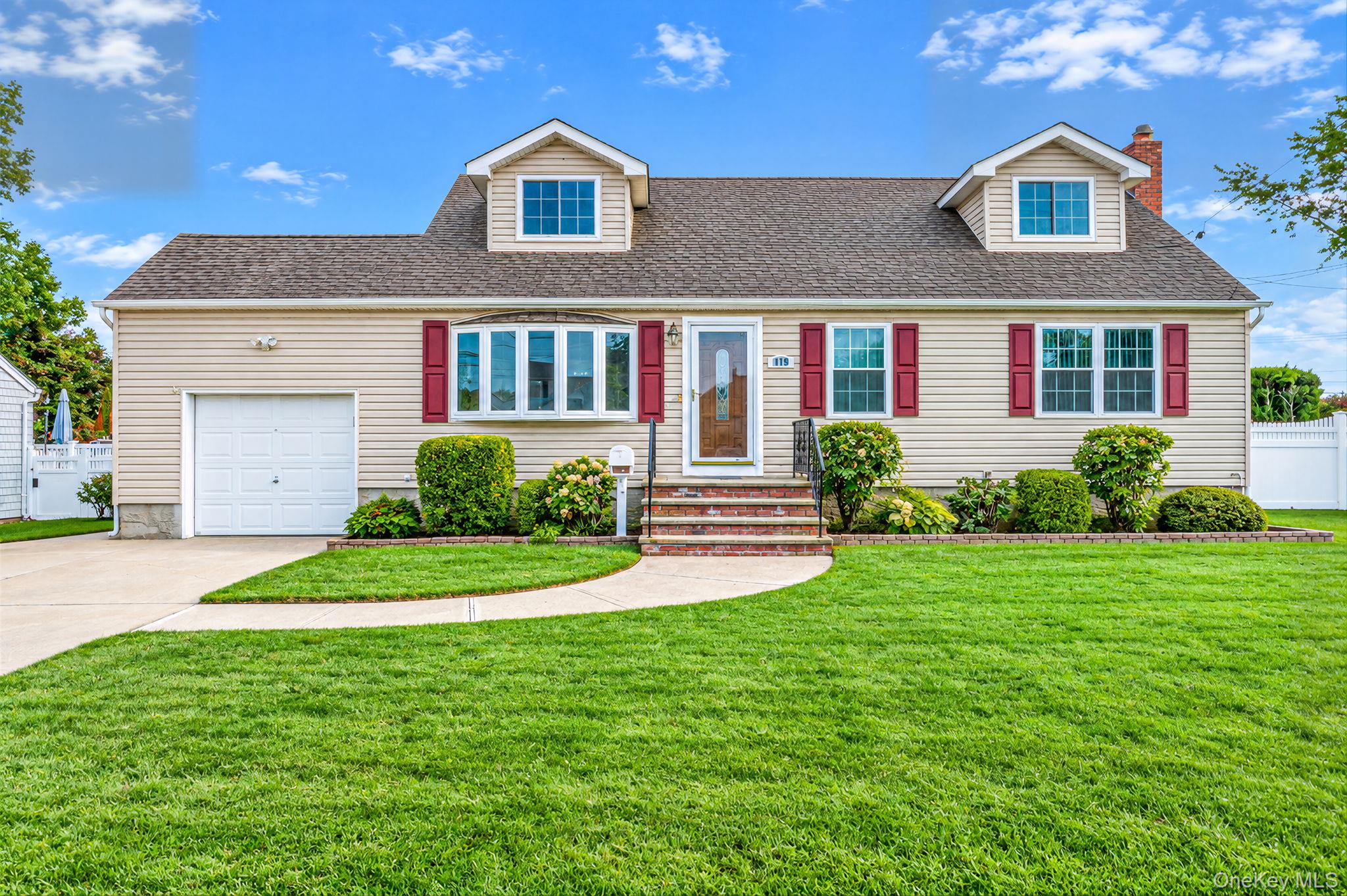 719 3rd Street – For Sale