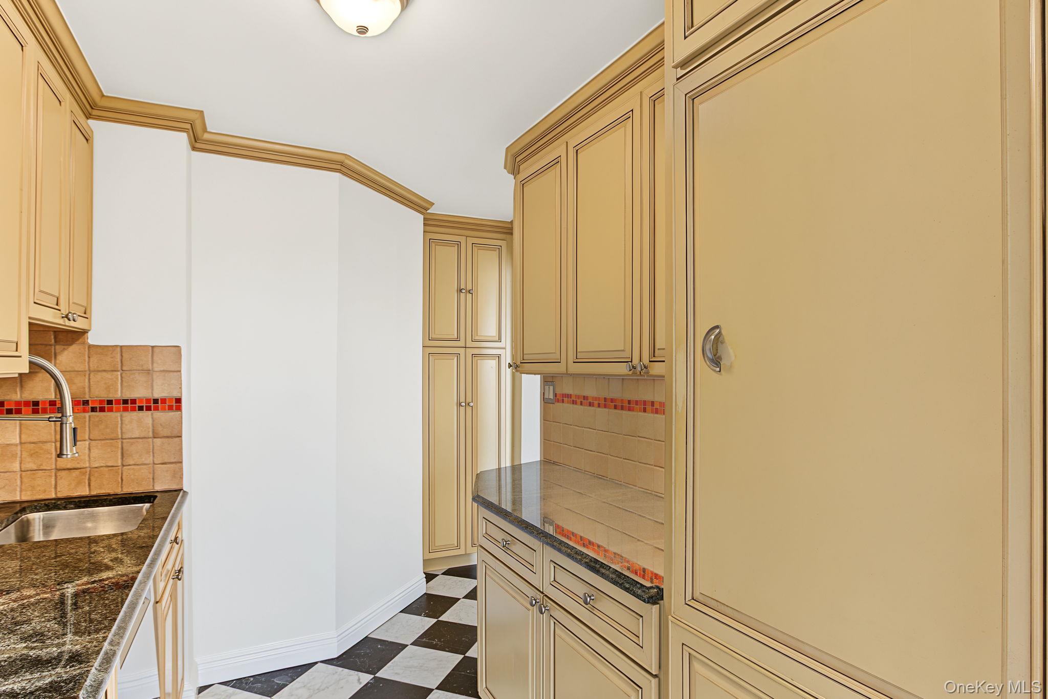 3235 Cambridge Avenue, Unit 5F photo 14