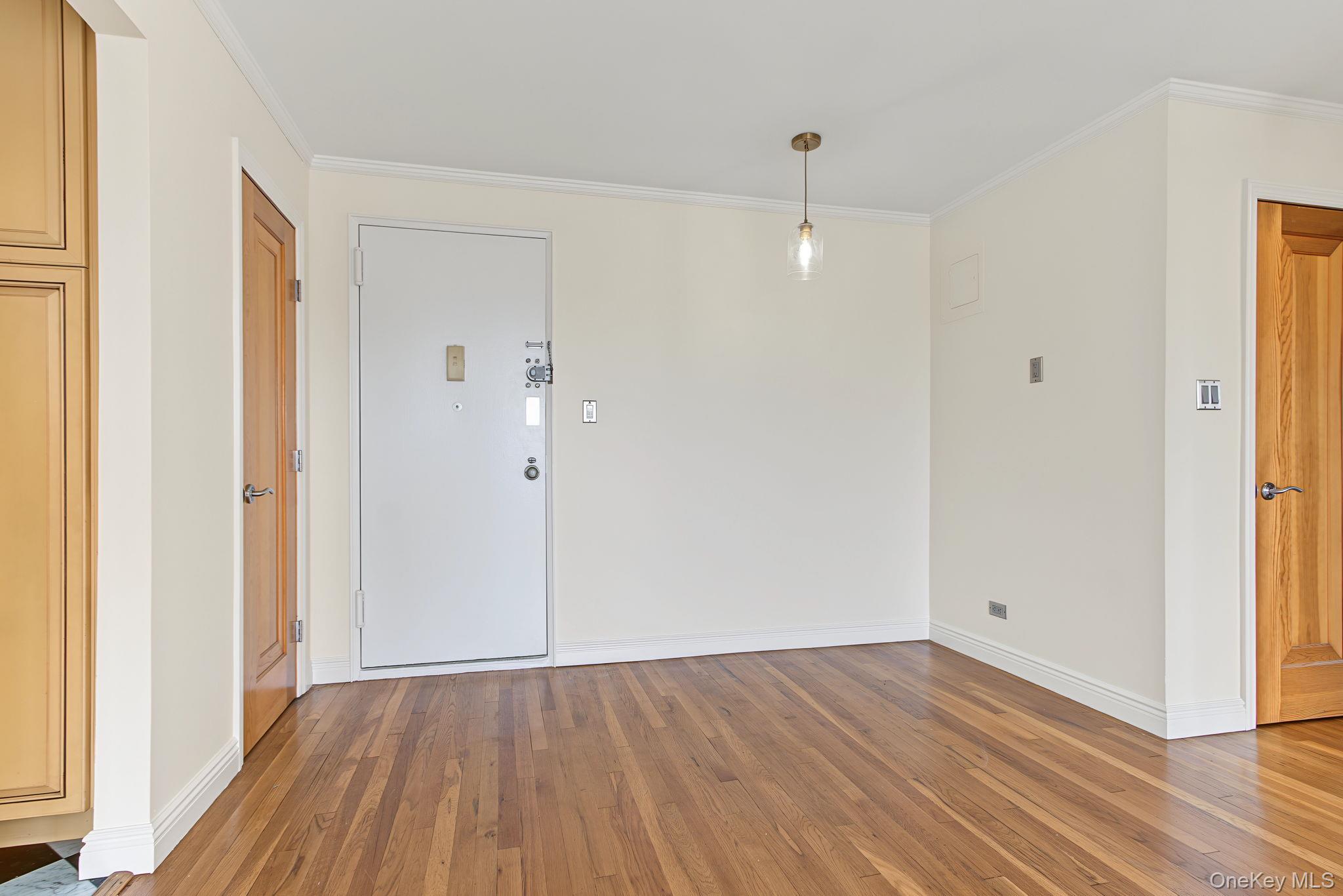 3235 Cambridge Avenue, Unit 5F photo 8