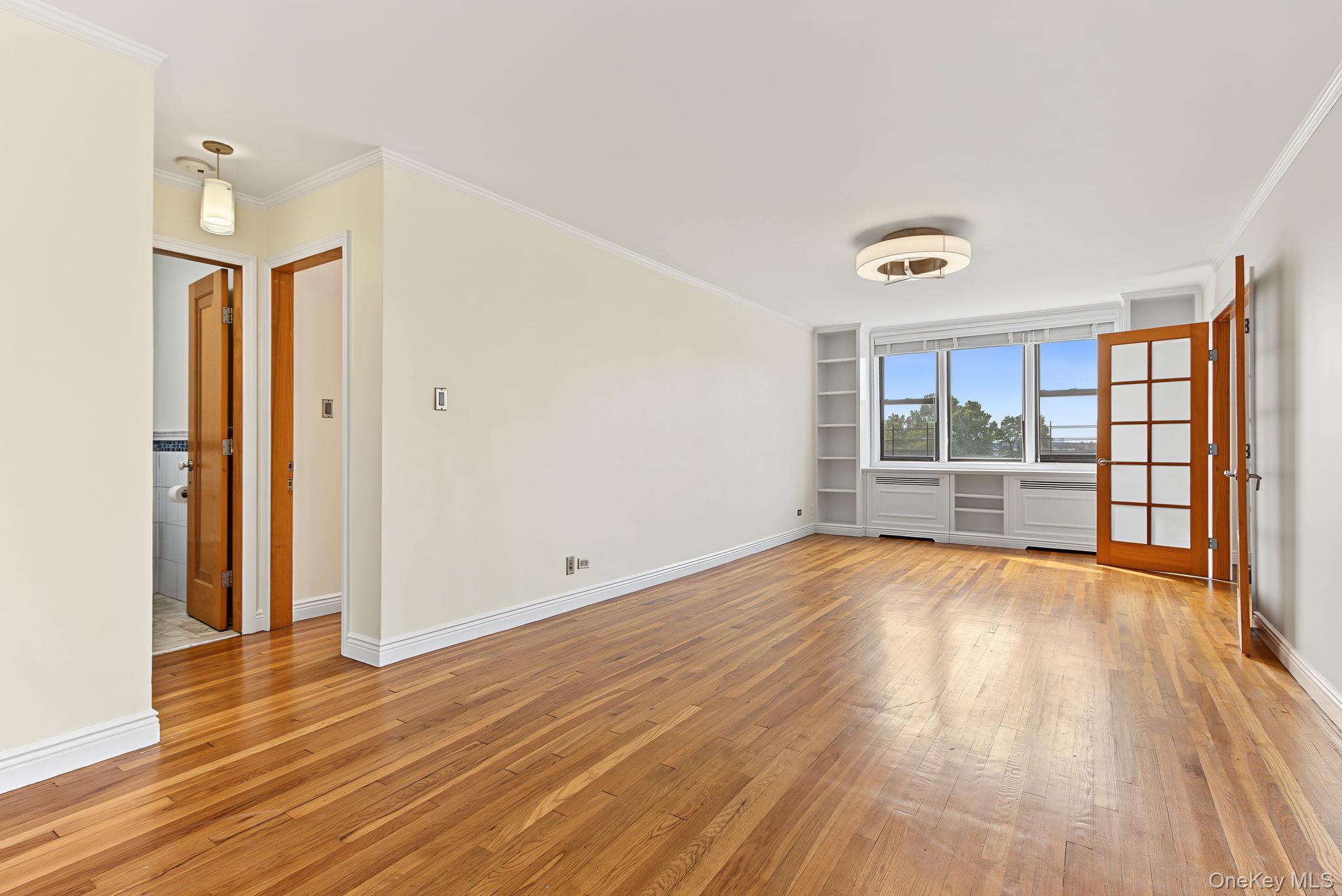 3235 Cambridge Avenue, Unit 5F photo 4