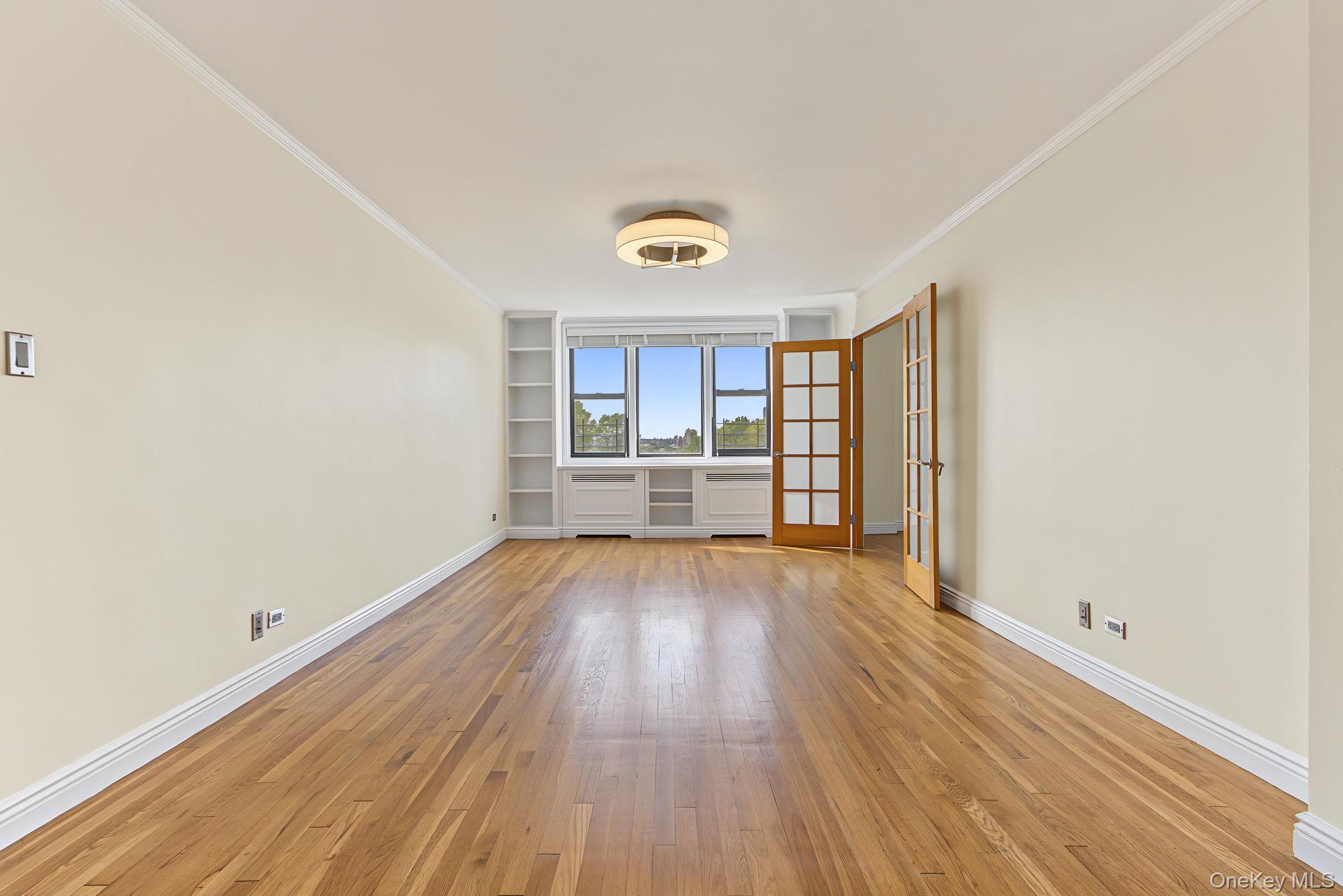 3235 Cambridge Avenue, Unit 5F photo 2