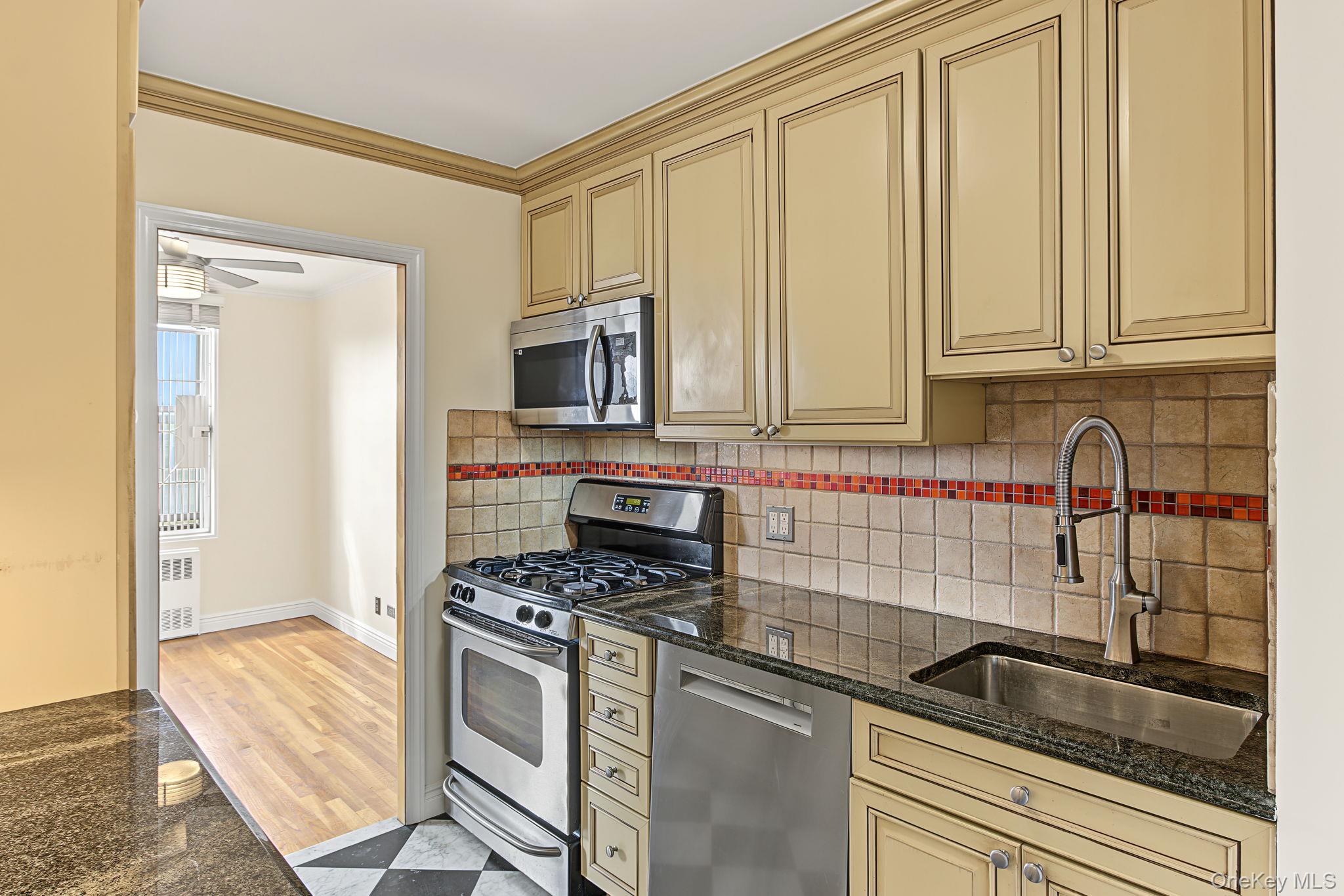 3235 Cambridge Avenue, Unit 5F photo 15