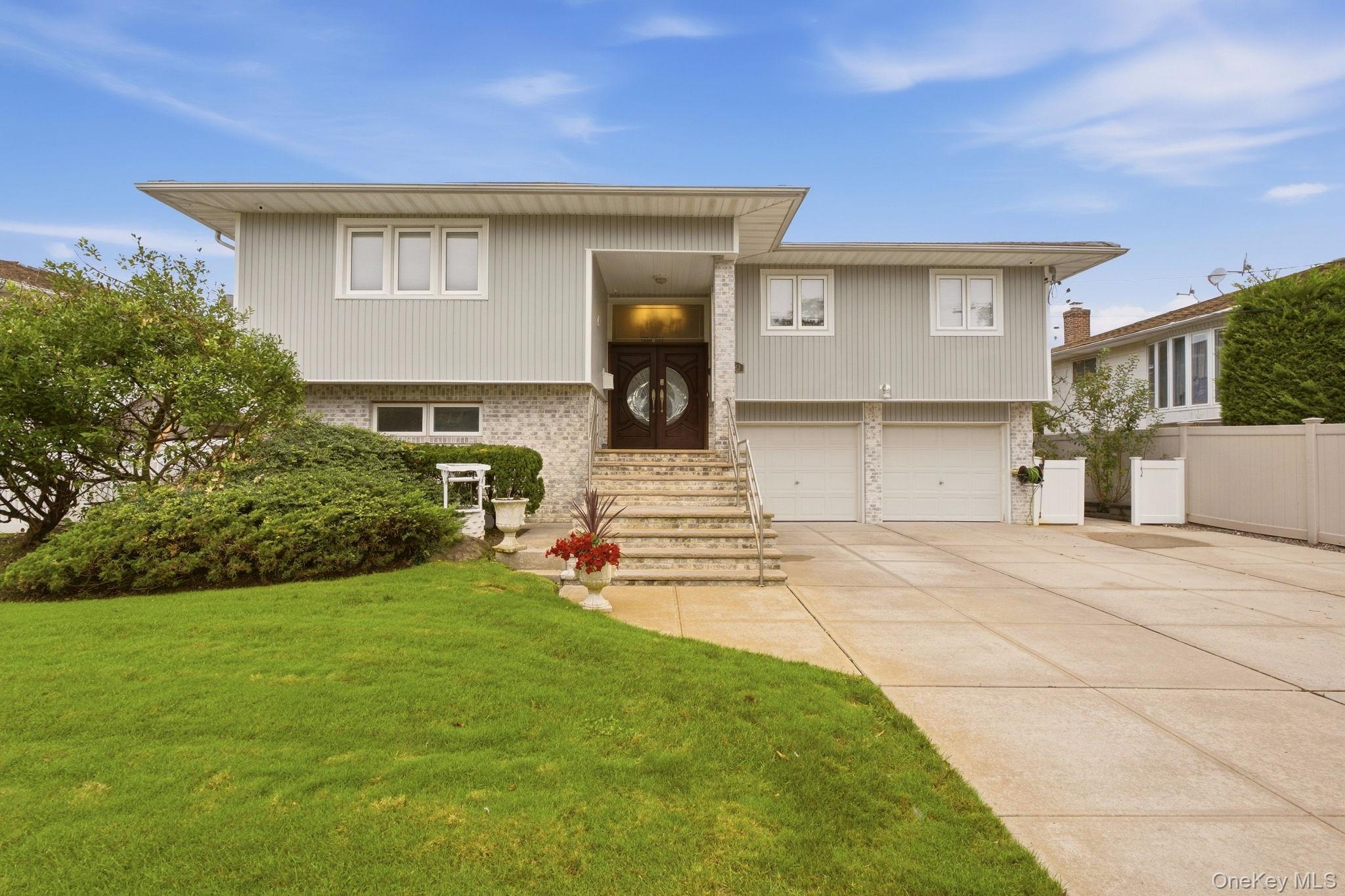 2962 Hewlett Avenue – For Sale