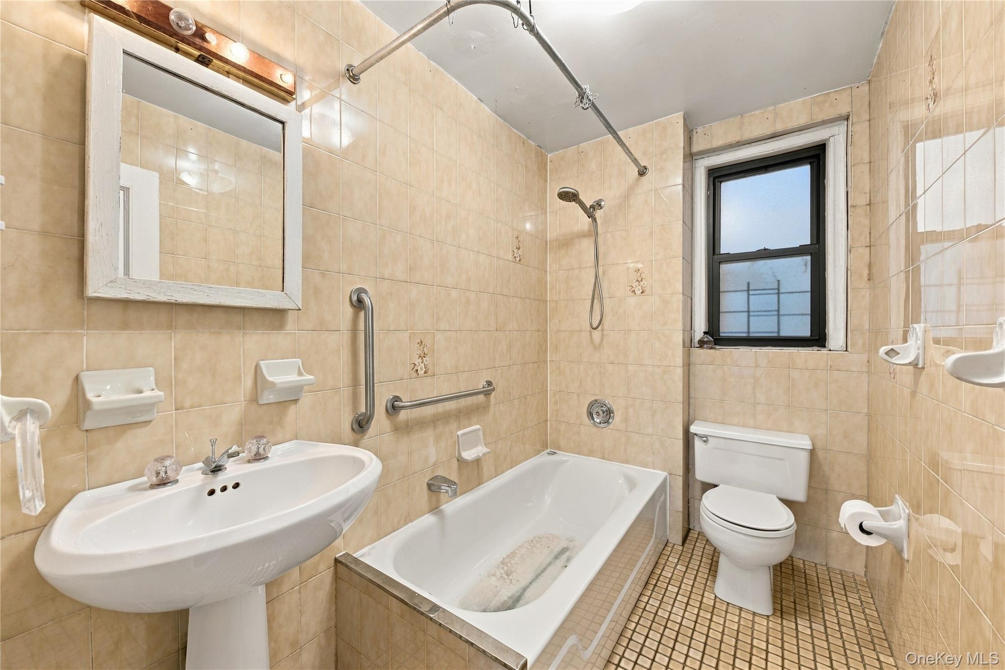 211 East 35th Street, Unit 4B photo 9