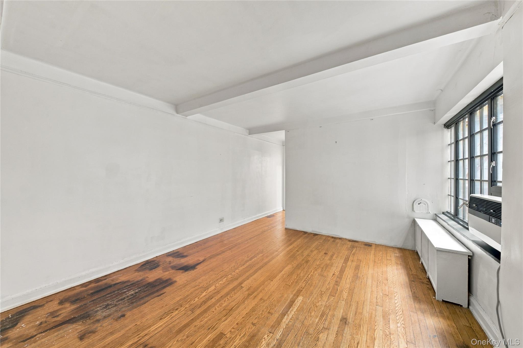 211 East 35th Street, Unit 4B photo 3