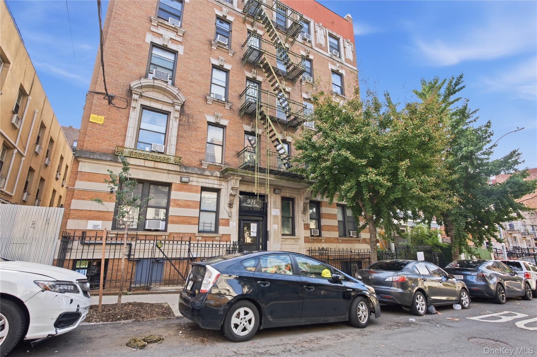 924 Summit Avenue, Unit 3B photo 23