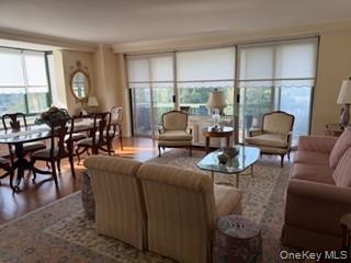 111 Cherry Valley Avenue, Unit 420 photo 3