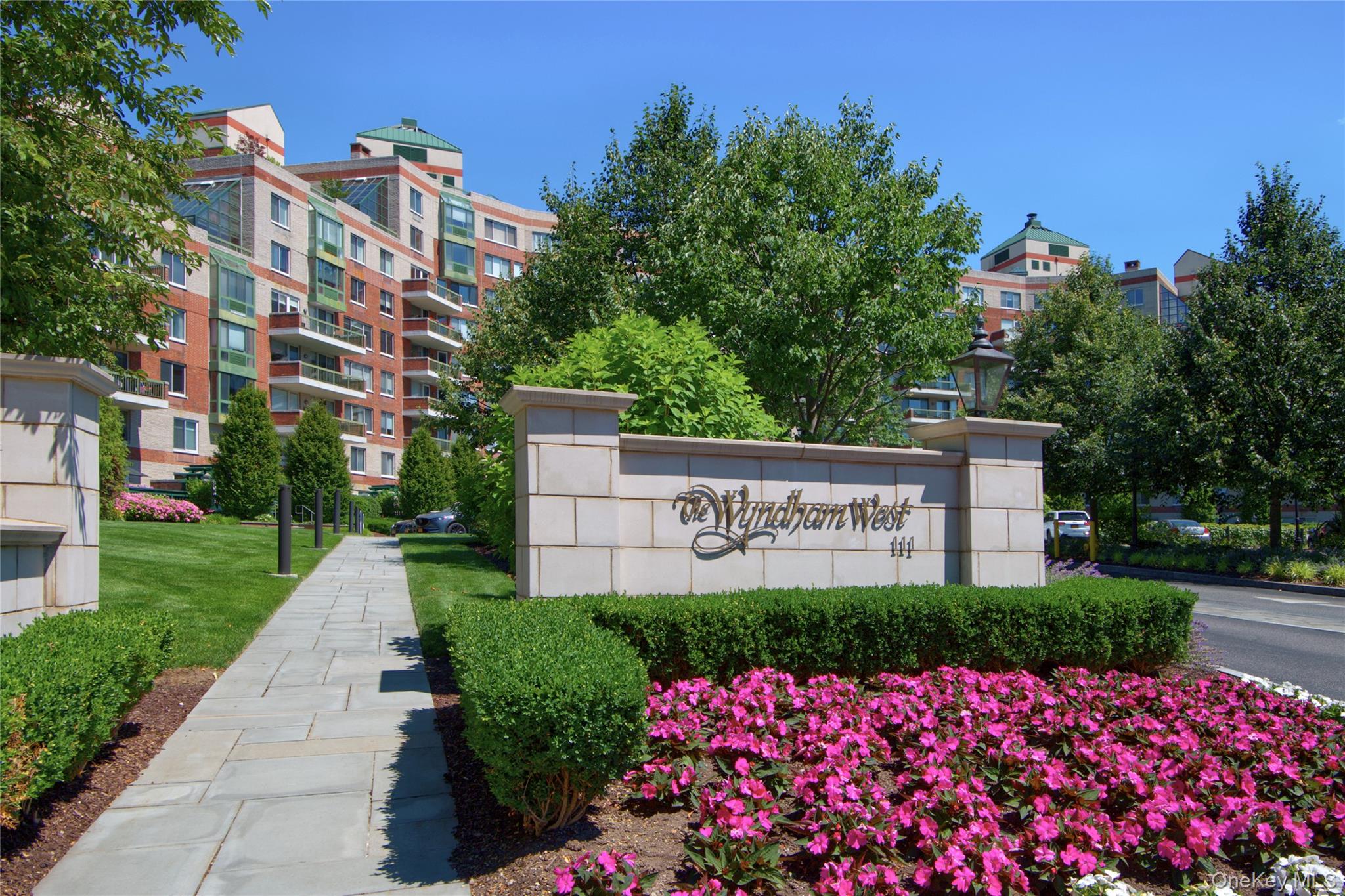 111 Cherry Valley Avenue, Unit 420