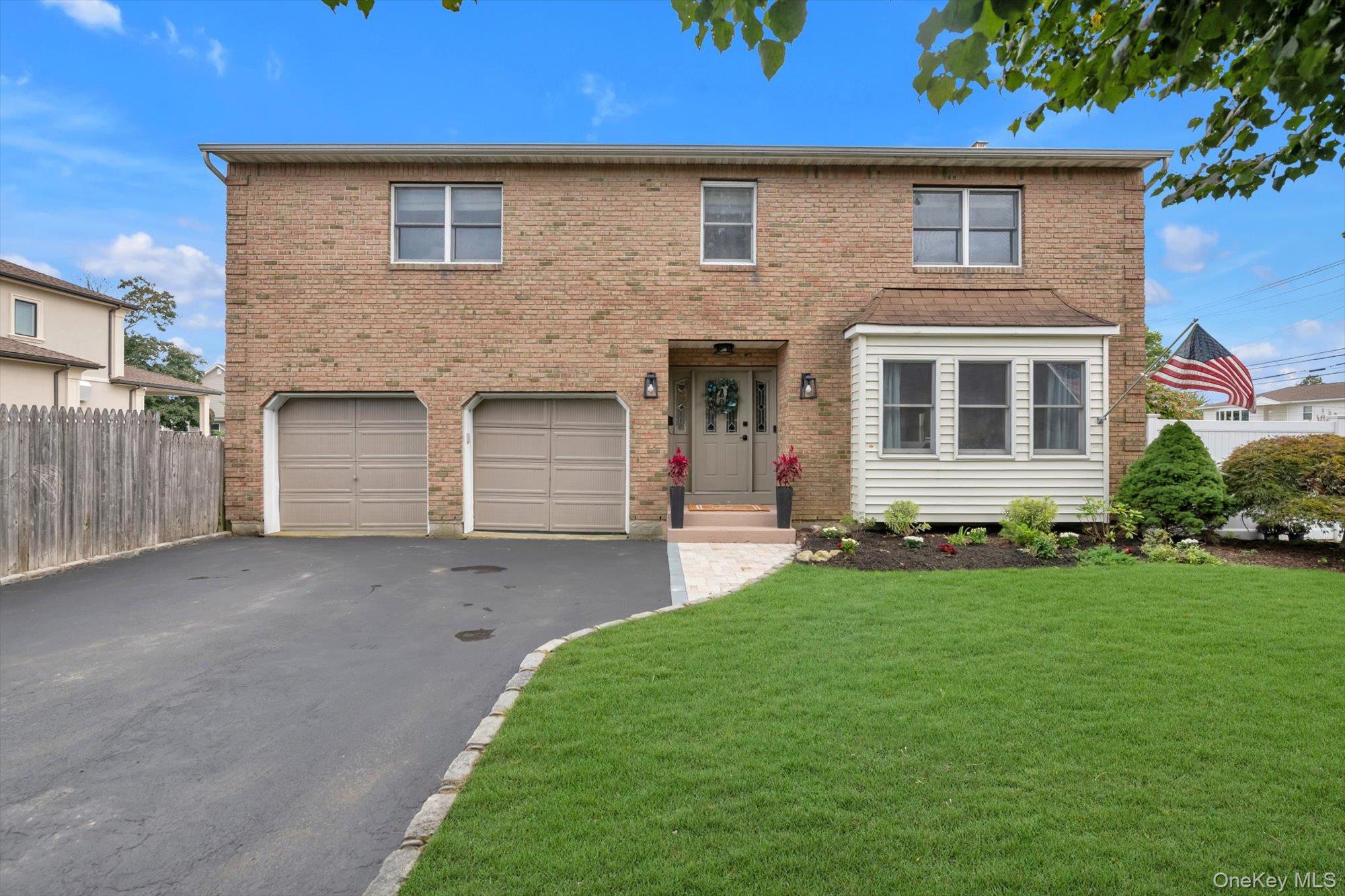 2084 Manfield Avenue – For Sale