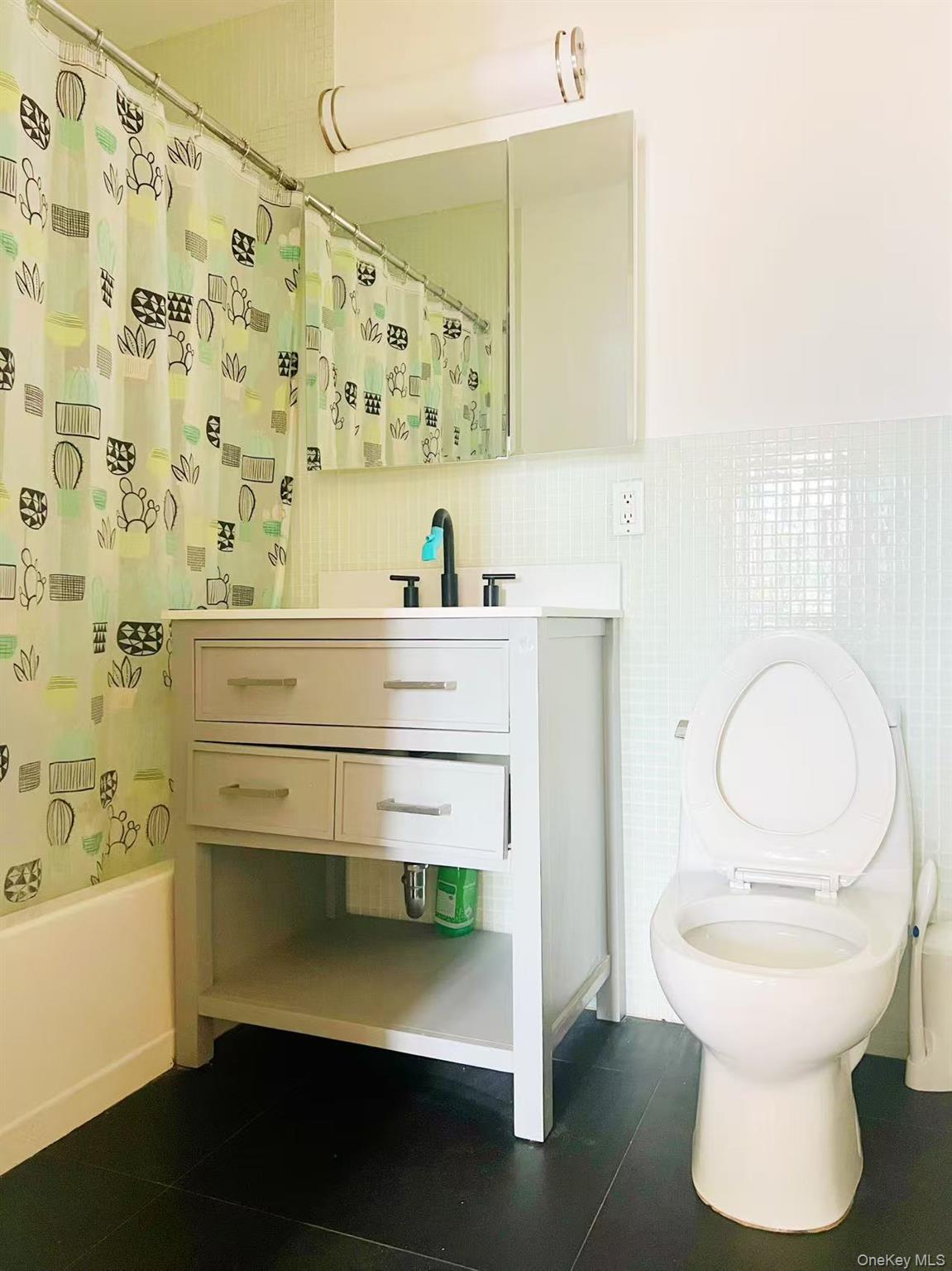 60-70 Woodhaven Boulevard, Unit 3D photo 5
