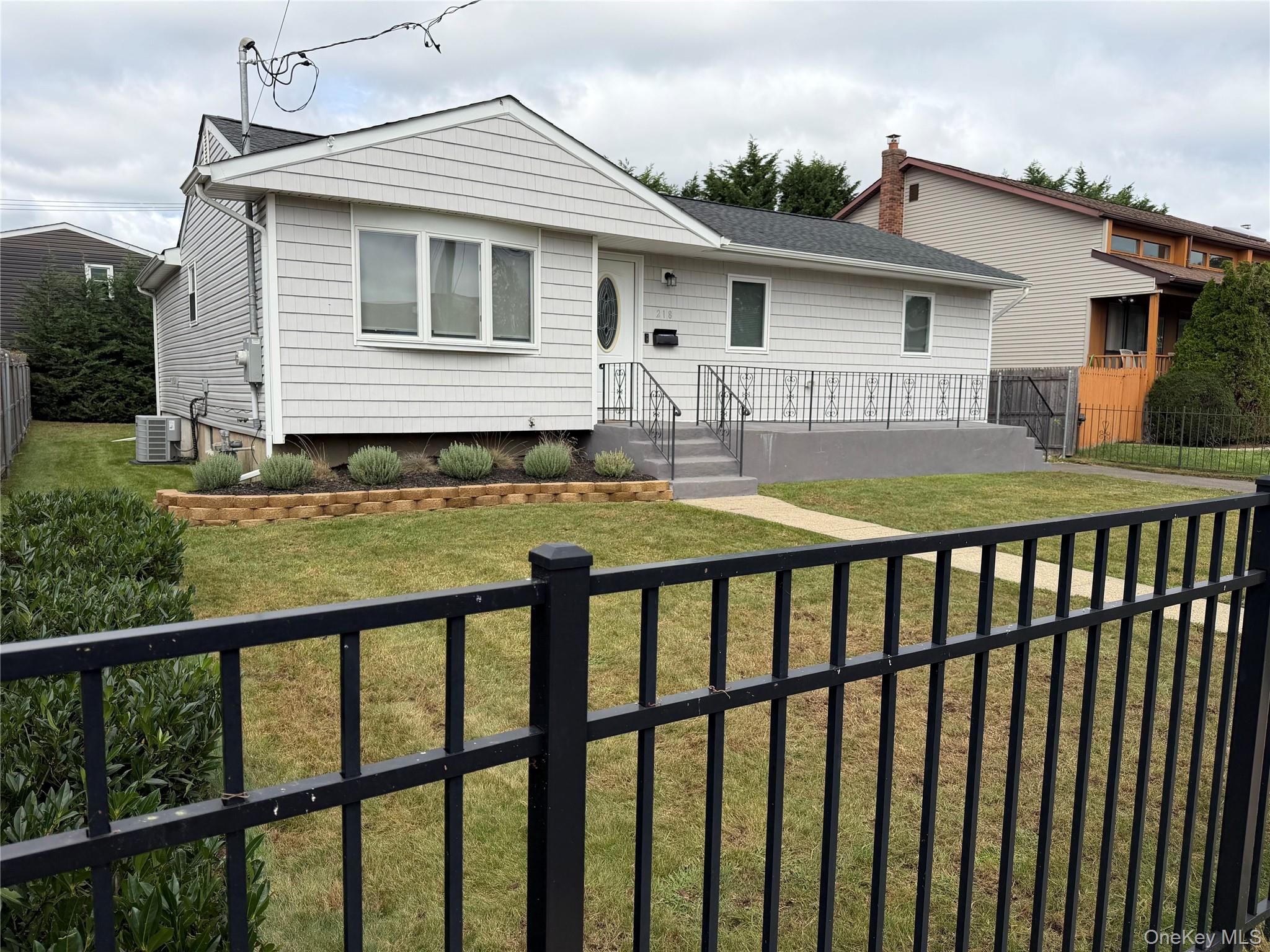 218 E Alhambra Avenue – For Sale
