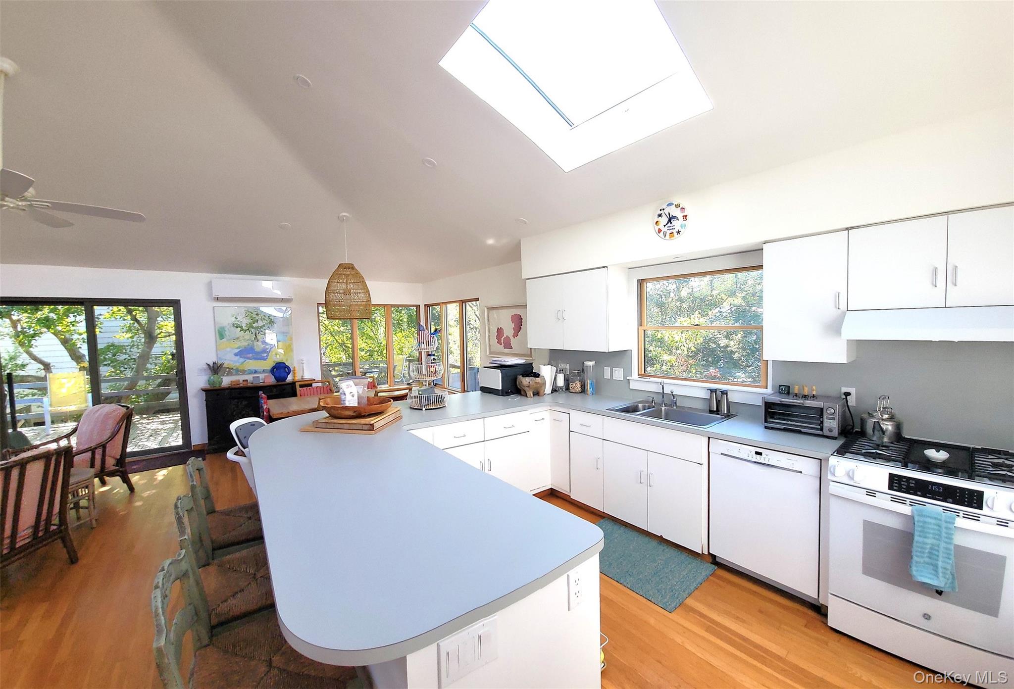63 Holly Walk – For Sale photo 2