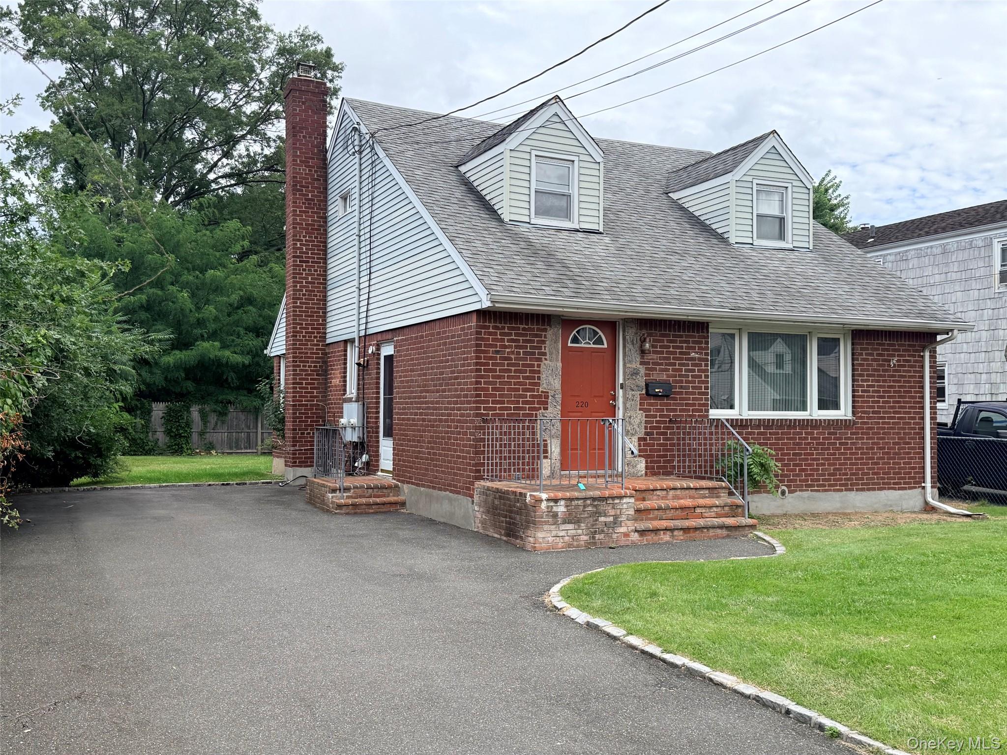 220 Manhattan Avenue, Unit 1 photo 2