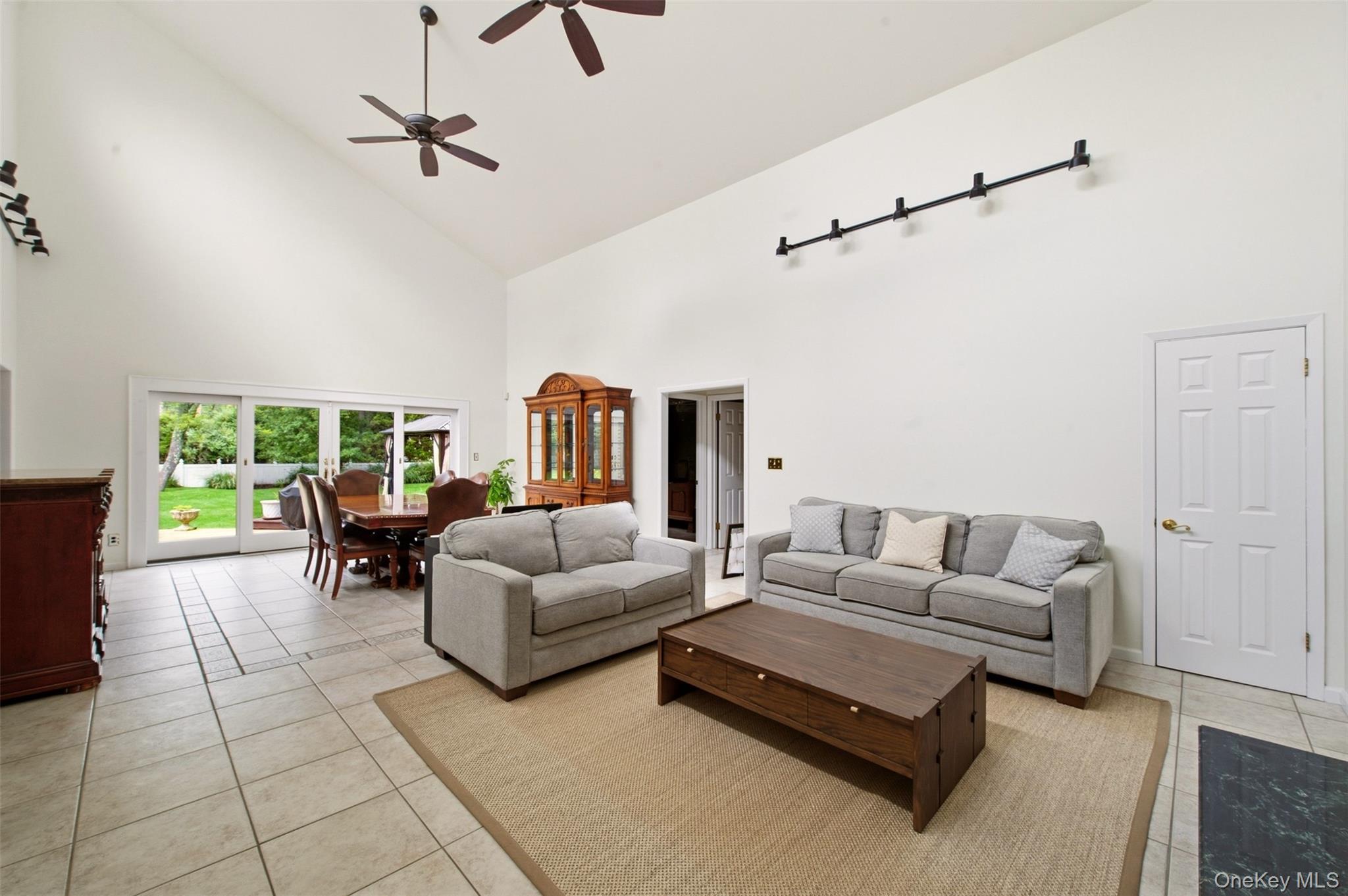 16 Bridle Path Lane – For Sale photo 6