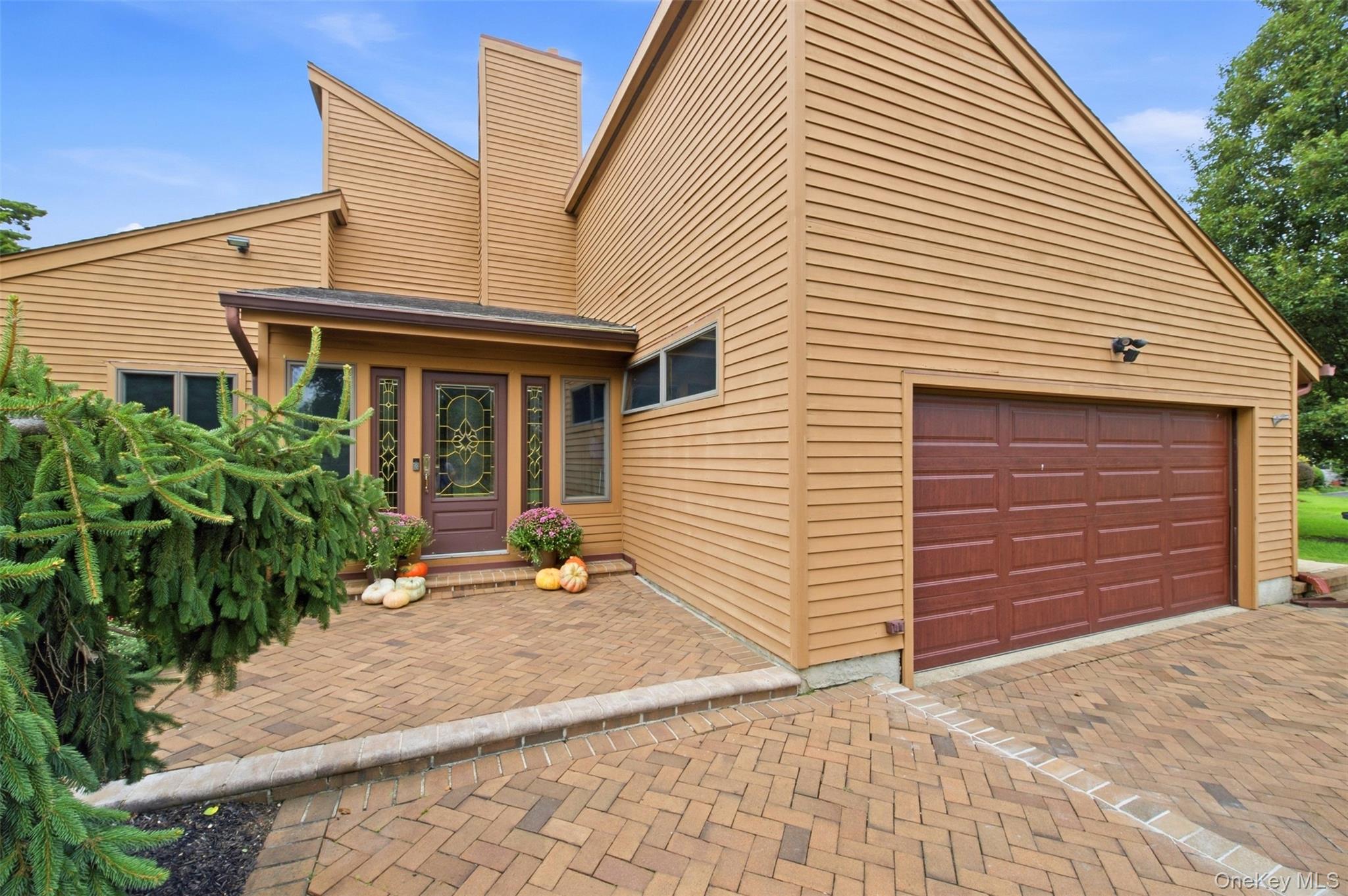 16 Bridle Path Lane – For Sale photo 3