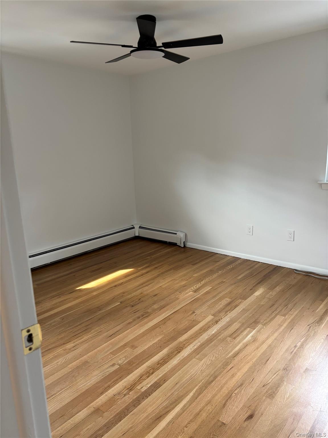 27 Hendrick Avenue, Unit Upper photo 11