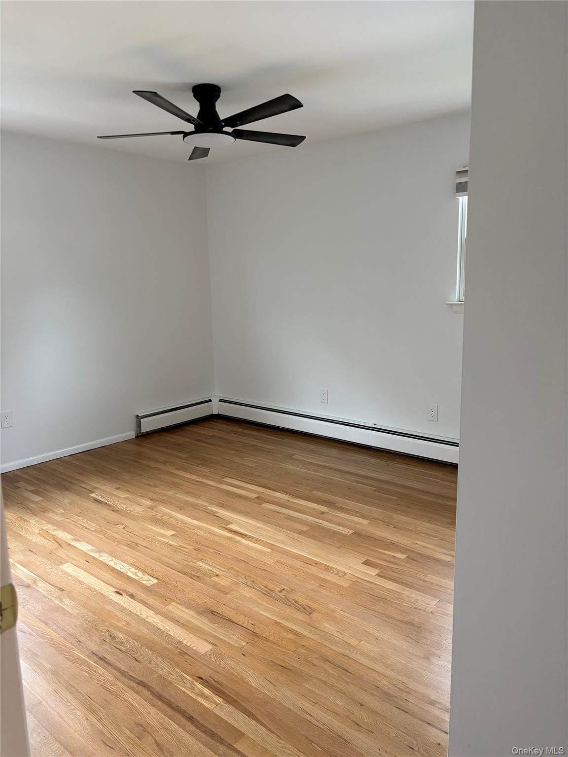 27 Hendrick Avenue, Unit Upper photo 10