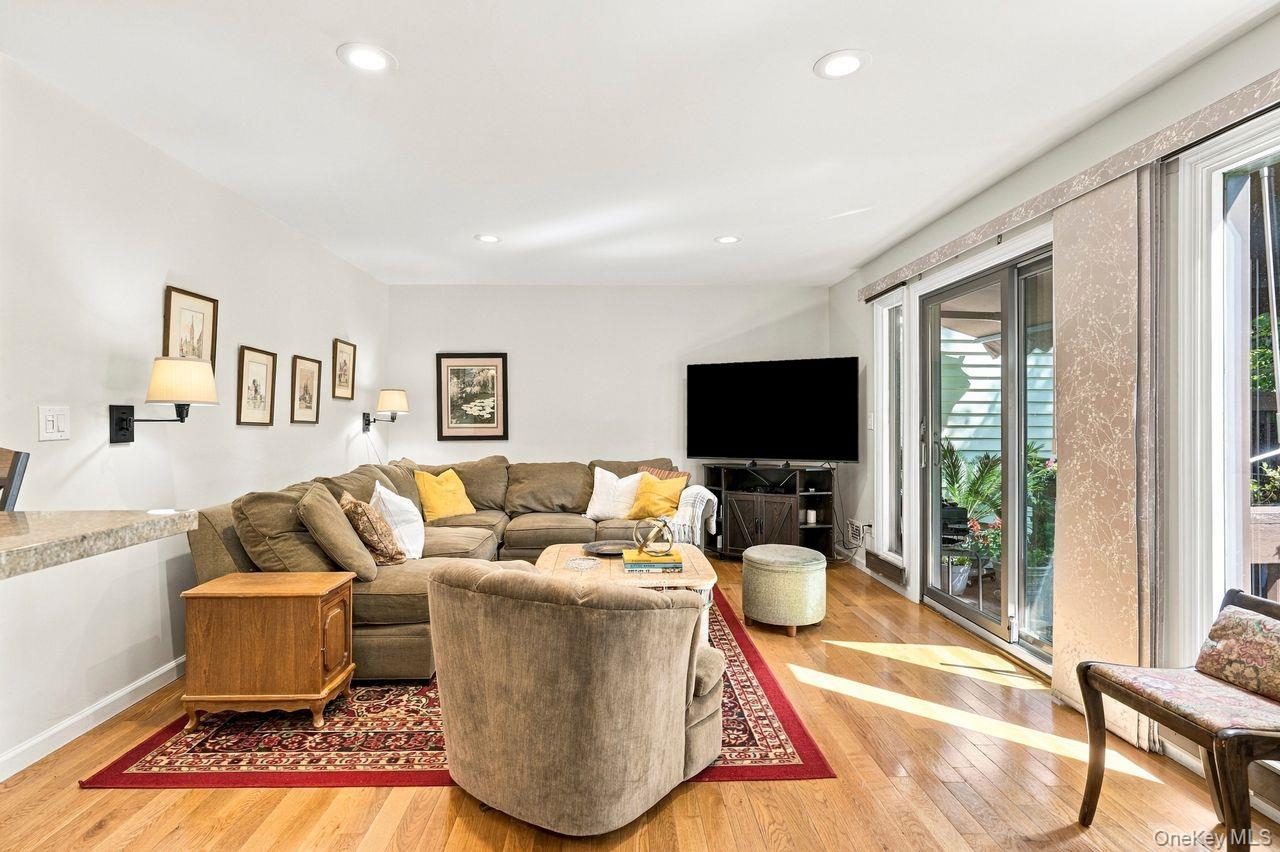 45 Jefferson Oval, Unit G photo 6