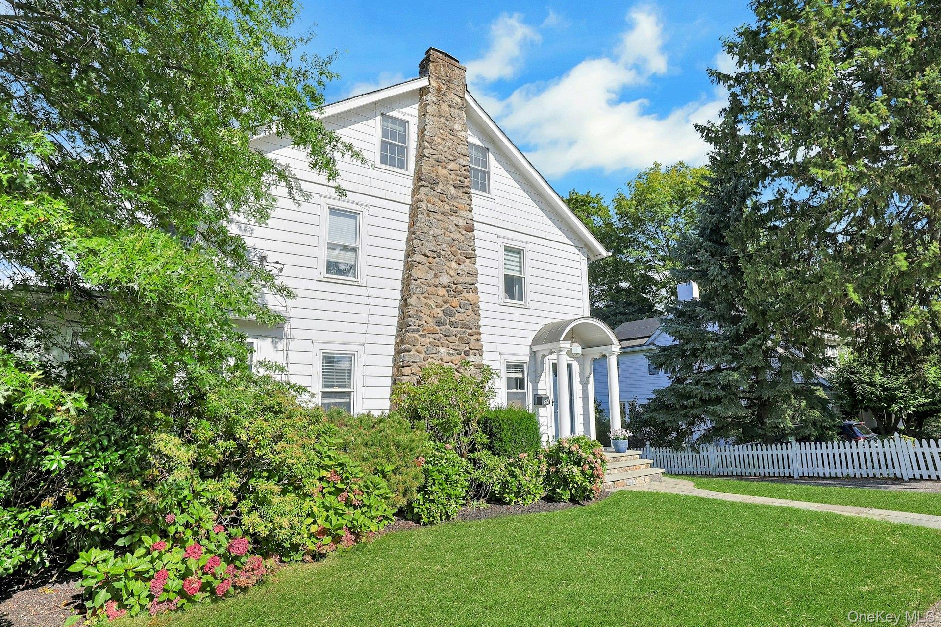 617 Munro Avenue – For Sale photo 3