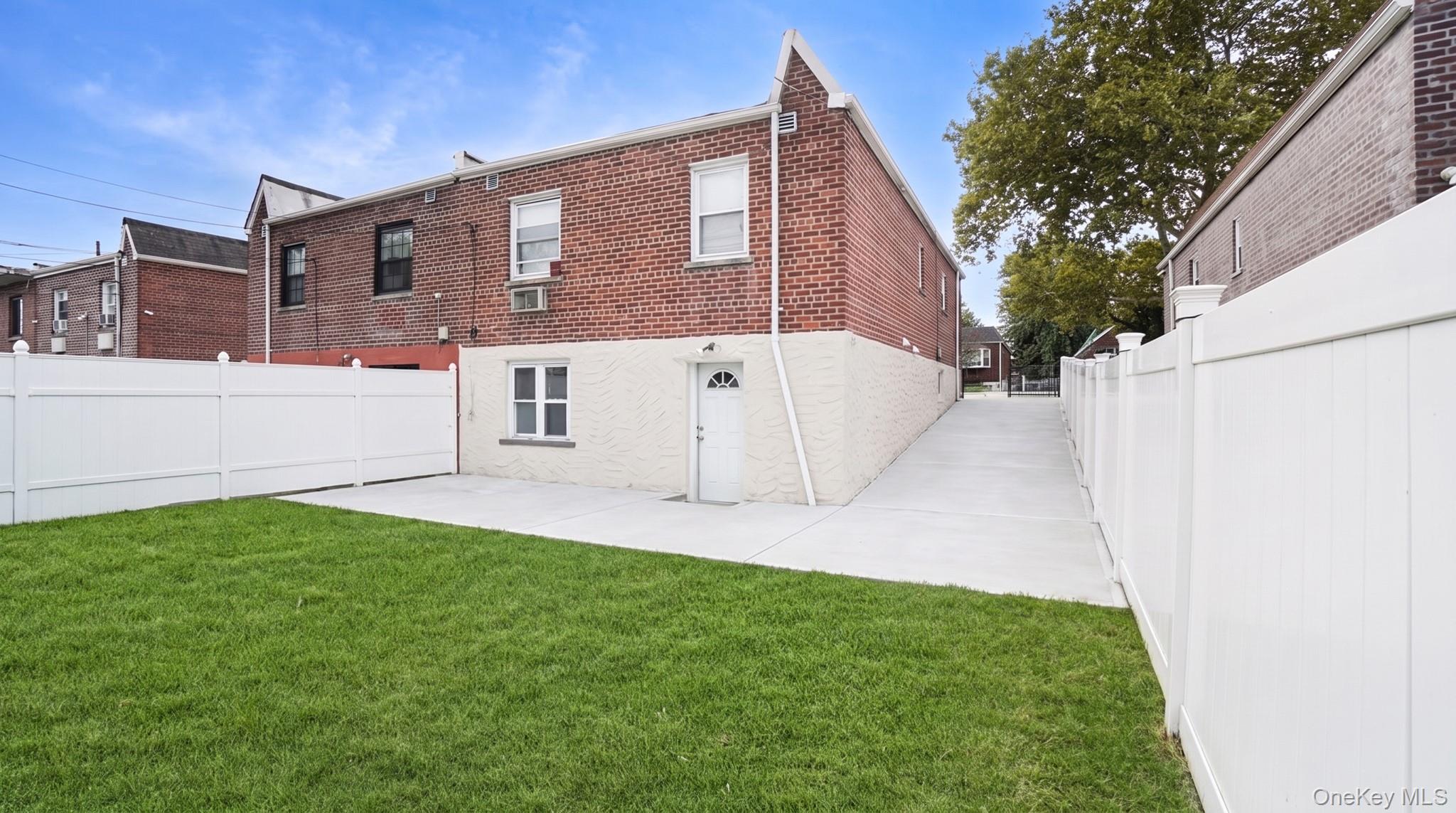 1008 Huntington Avenue – For Sale photo 16