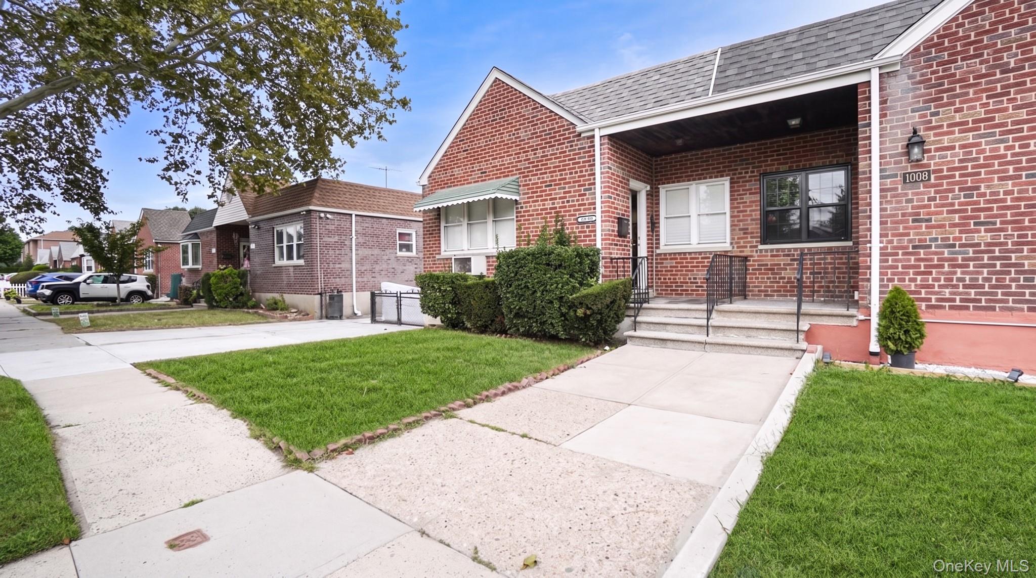 1008 Huntington Avenue – For Sale photo 2