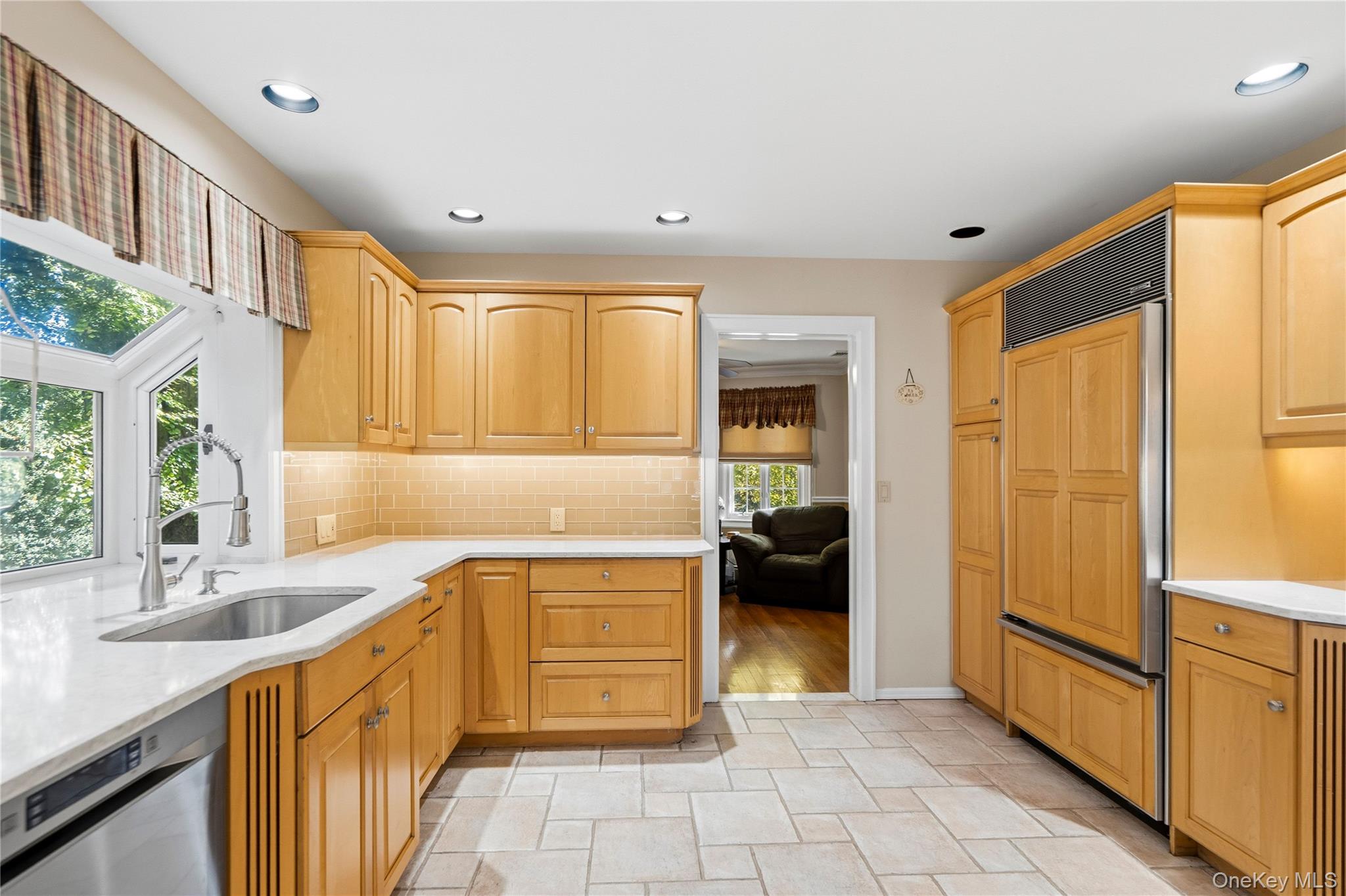 22 Nassau Boulevard – For Sale photo 18
