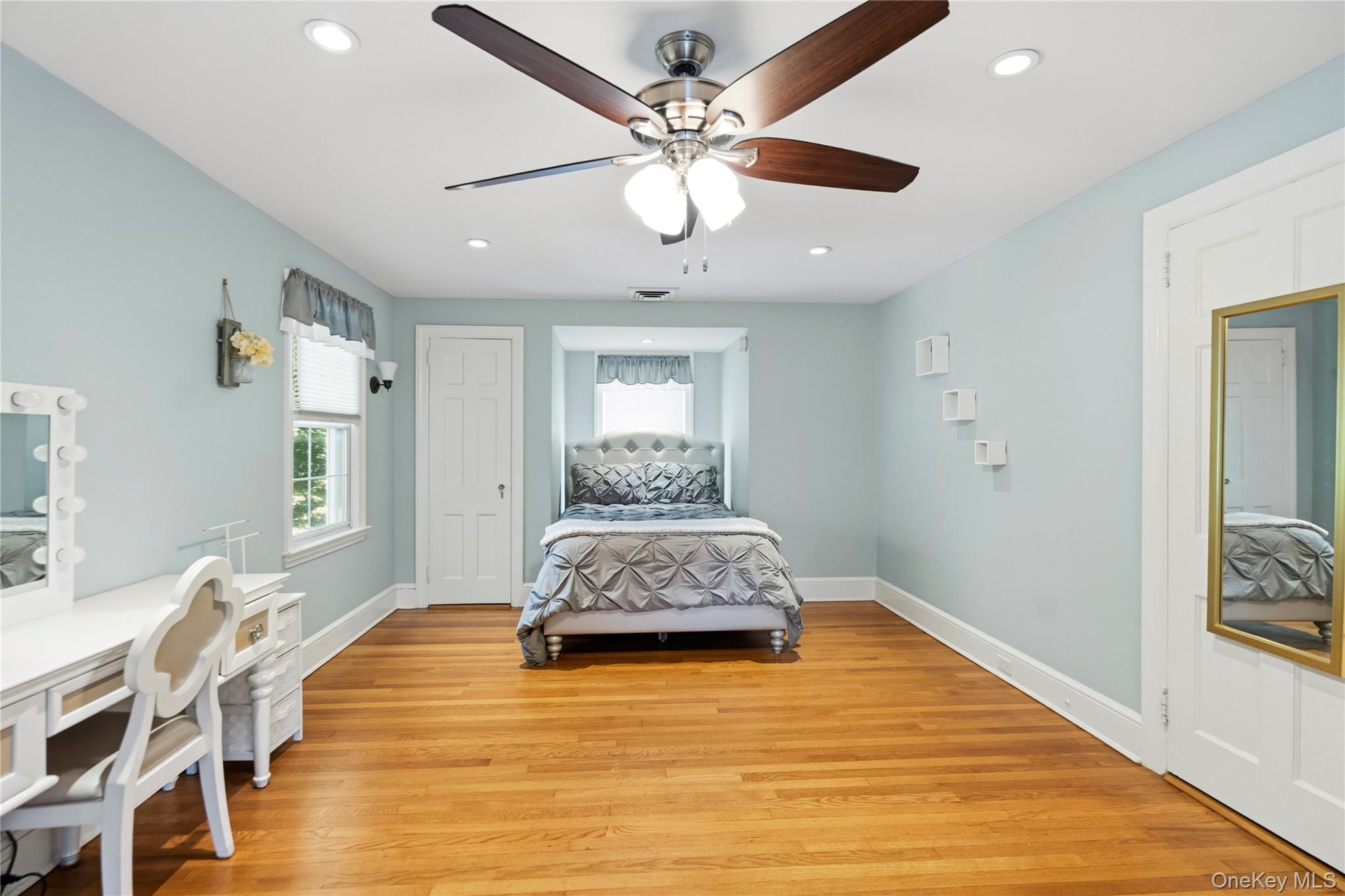 22 Nassau Boulevard – For Sale photo 35