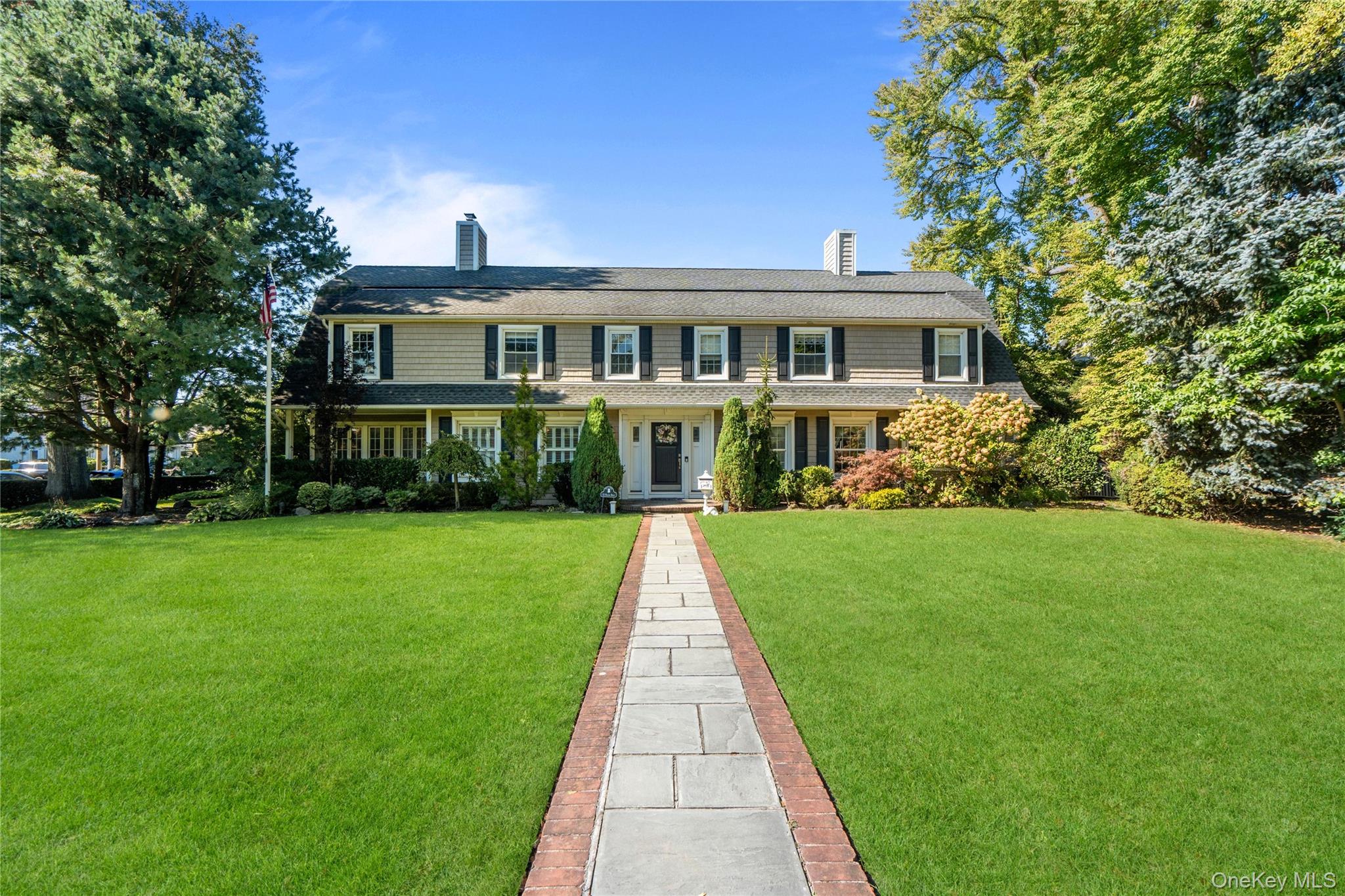 22 Nassau Boulevard – For Sale